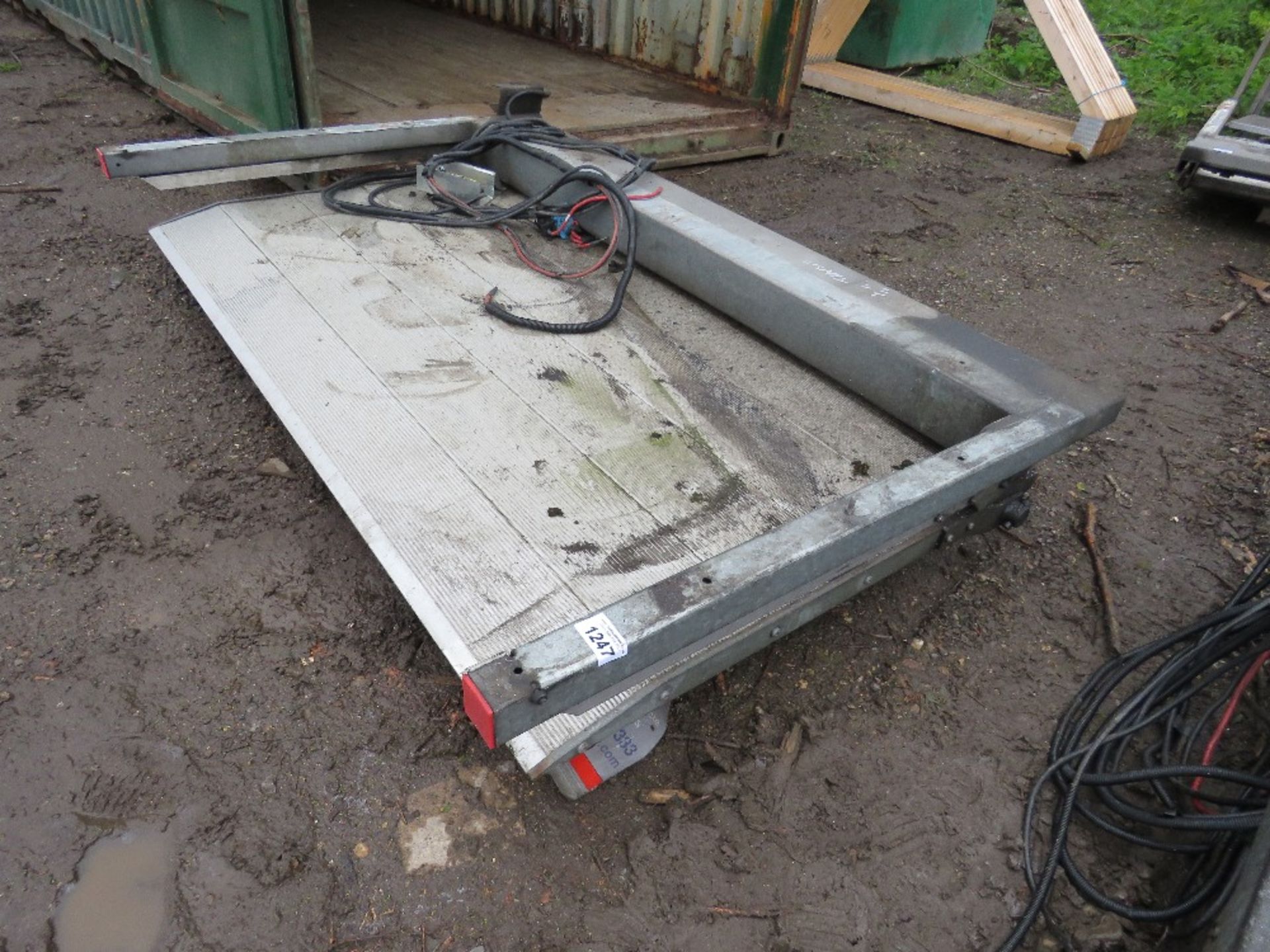 TAIL LIFT ASSEMBLY, 1/2 TONNE RATED, RECENTLY REMOVED FROM TRANSIT LUTON VAN.