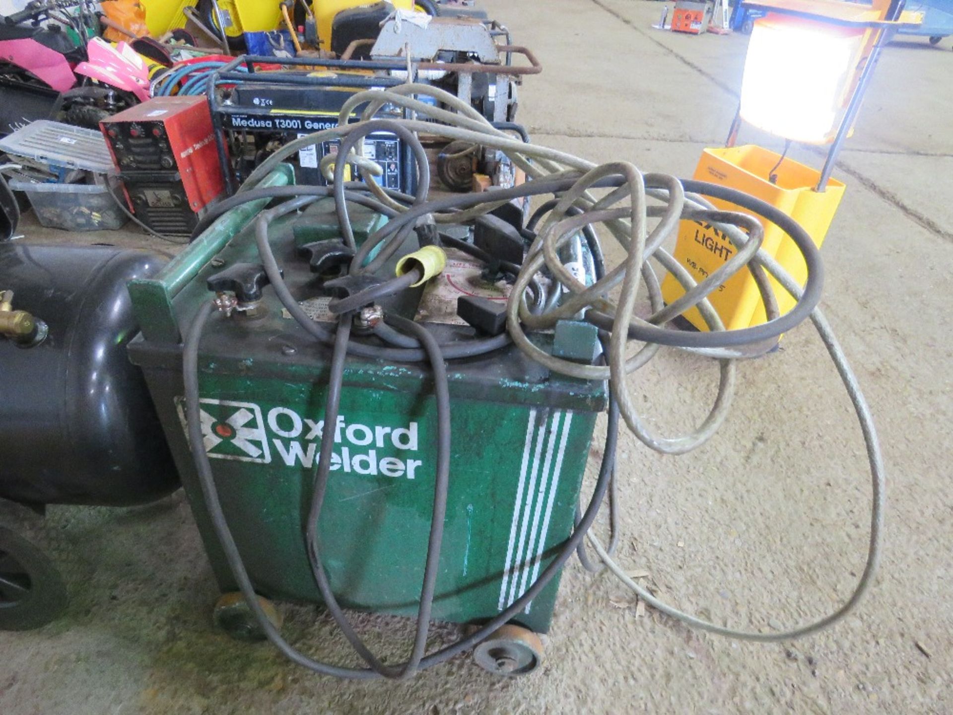 OXFORD HEAVY DUTY OIL FILLED ARC WELDER SOURCED FROM WORKSHOP CLOSURE. - Image 2 of 3