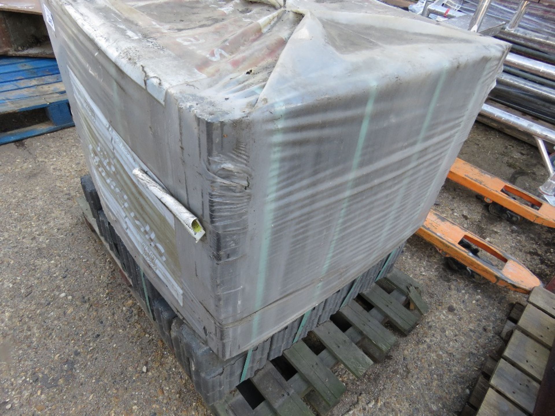 PALLET OF MARSHALL GREY PAVERS. - Image 2 of 4