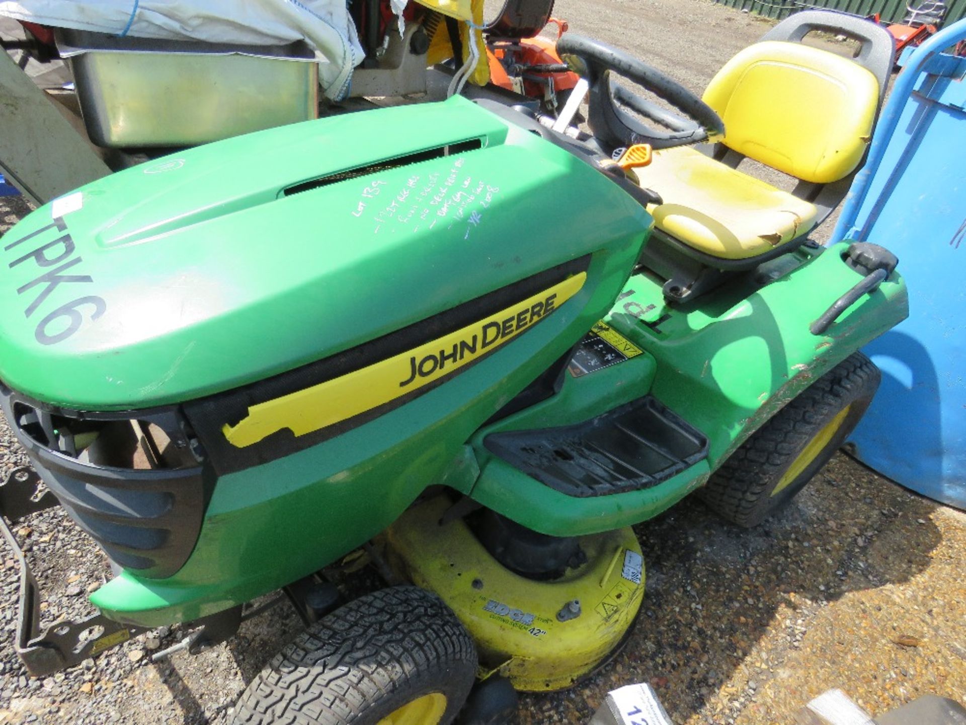 JOHN DEERE X540 PROFESSIONAL RIDE ON MOWER, PREVIOUS COUNCIL USEAGE. STRAIGHT FROM STORAGE, NO KEY - Image 3 of 6