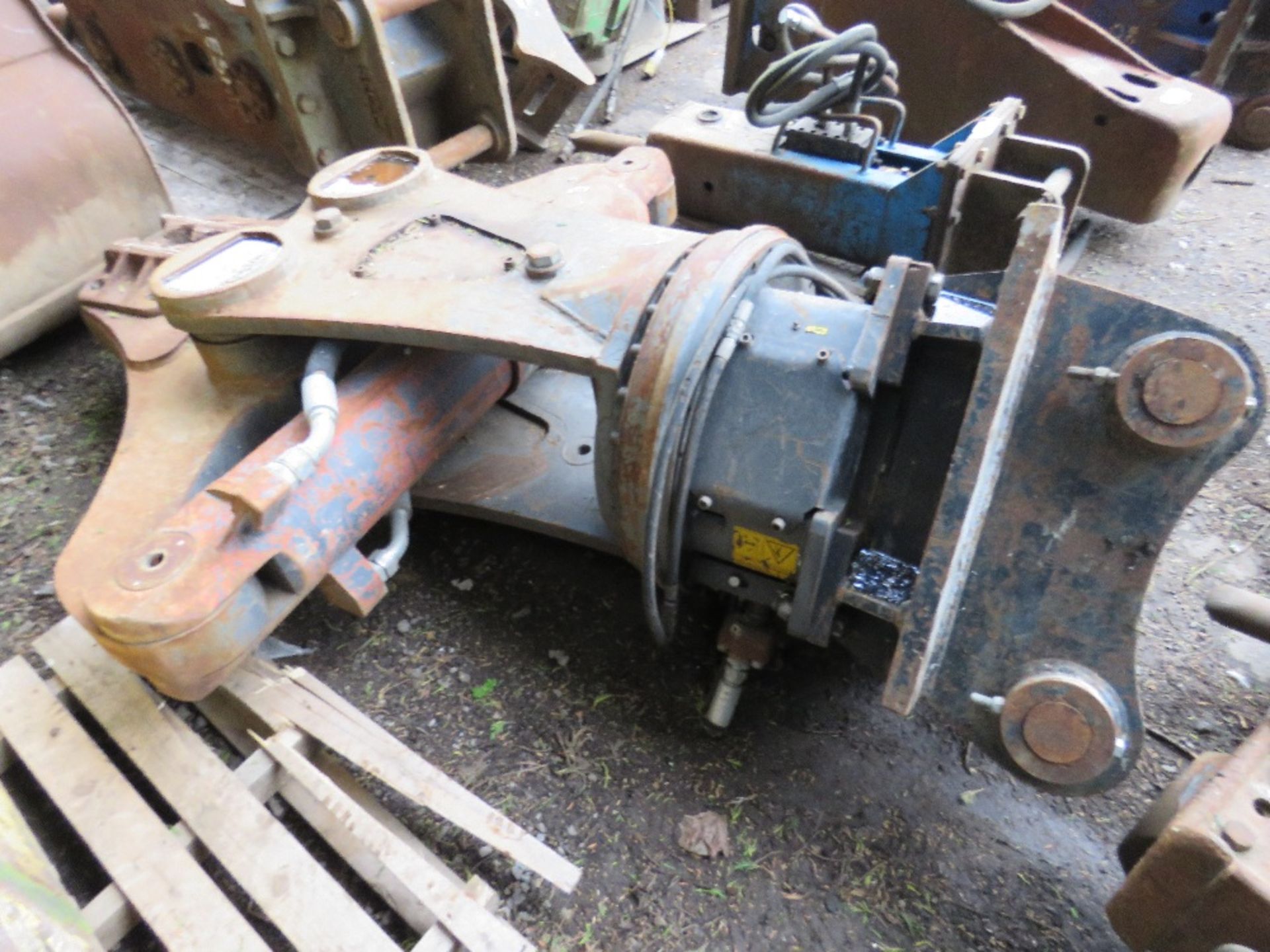HYDRAULIC OPERATED PULVERISER/MUNCHER ON 80MM PINS. - Image 5 of 5
