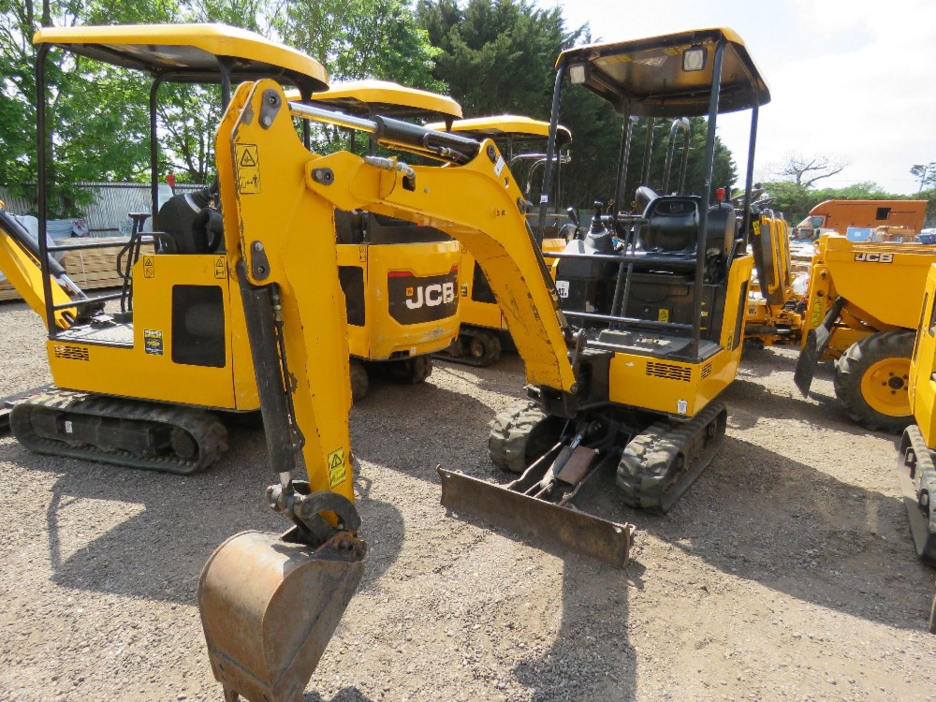 JCB 150C-1 RUBBER TRACKED MINI EXCAVATOR, YEAR 2018 BUILD. 735 RECORDED HOURS, 1 BUCKET AS SHOWN/FIT - Image 2 of 11