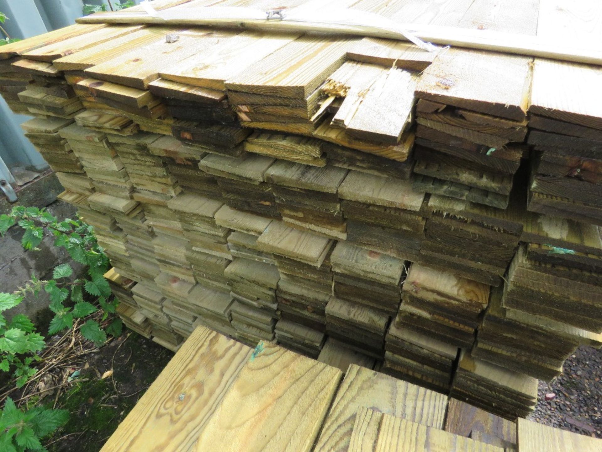 LARGE PACK OF PRESSURE TREATED FEATHER EDGE TIMBER CLADDING, 1.75M X 10CM APPROX. - Image 2 of 3