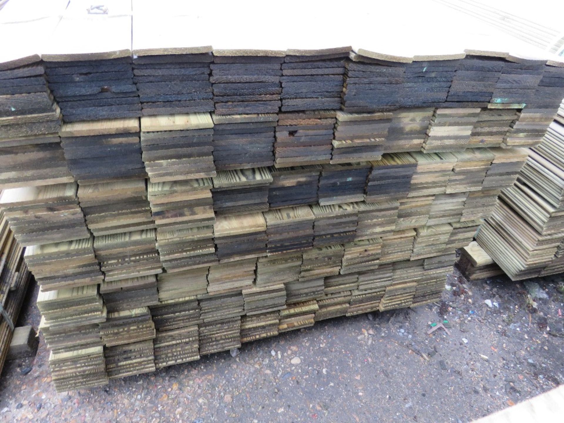 LARGE PACK OF MACHINED HIT AND MISS FENCE BOARDS, PRESSURE TREATED. 1.74M X 10CM APPROX. - Image 2 of 3