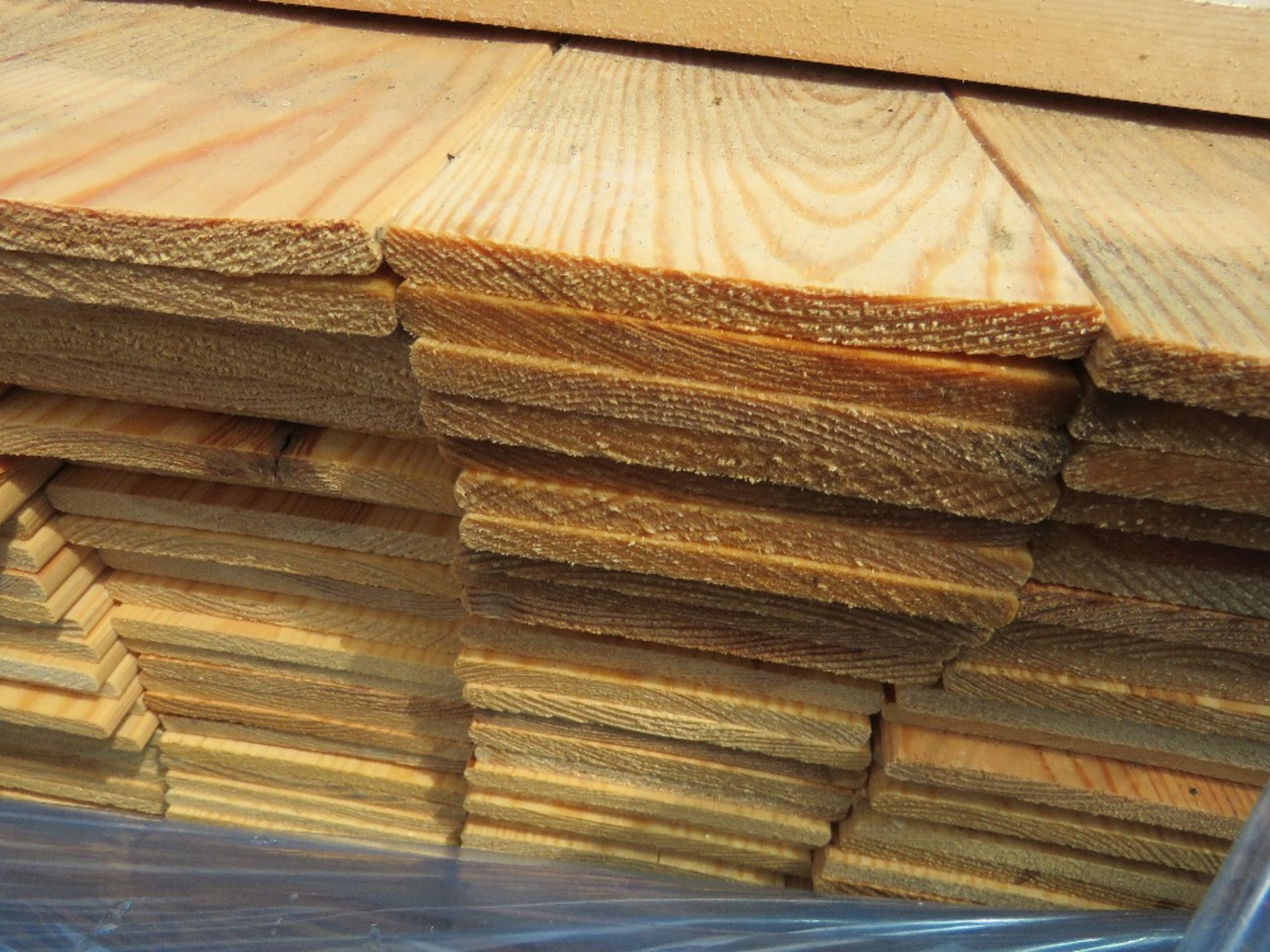 BUNDLES OF UNTREATED HIT AND MISS TIMBER CLADDING BOARDS. 9.5CM X 1.74M APPROX. - Image 3 of 3