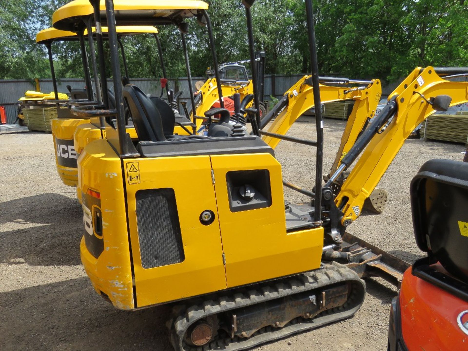 JCB 150C-1 RUBBER TRACKED MINI EXCAVATOR, YEAR 2018 BUILD. 891 RECORDED HOURS, 1 BUCKET - Image 8 of 10