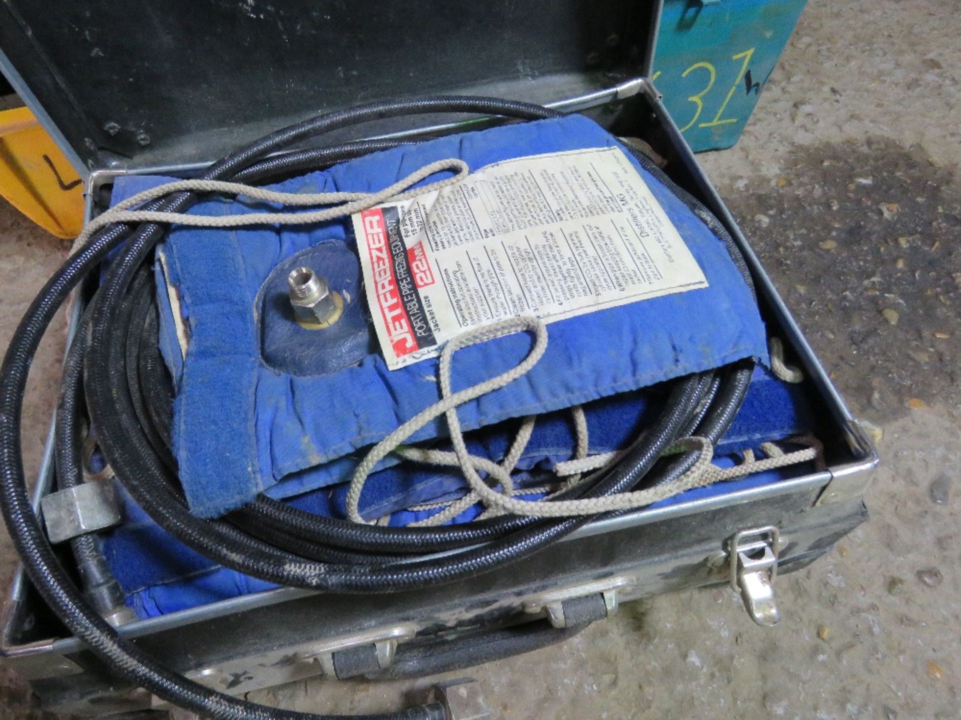 JET FREEZER PORTABLE PIPE FREEZING SET SOURCED FROM DEPOT CLEARANCE.