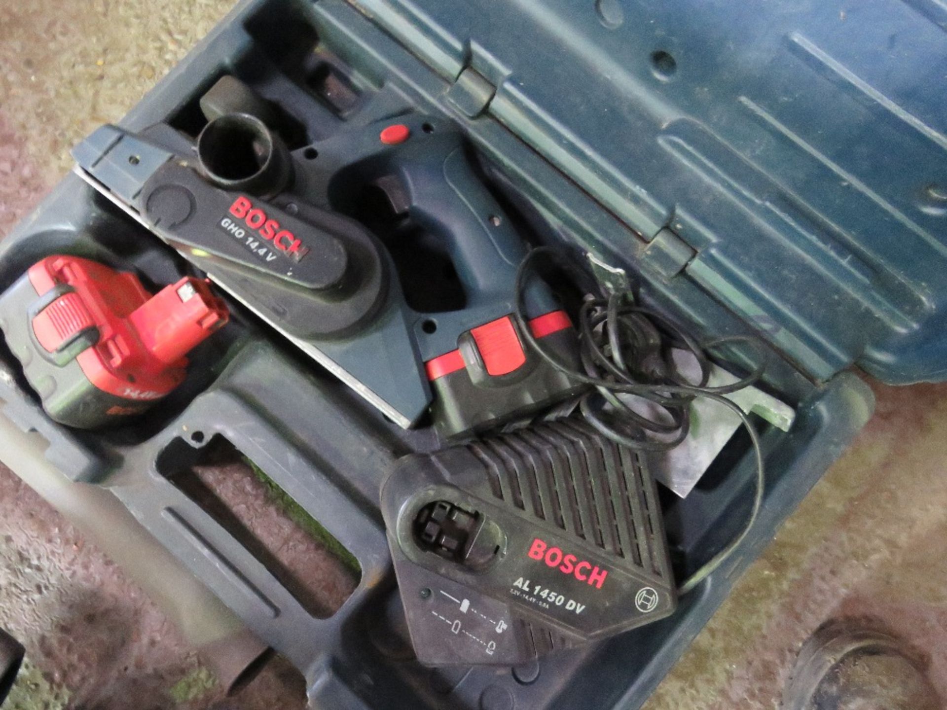 BOSCH BATTERY POWERED PLANER. - Image 2 of 3
