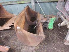 HYDRAULIC ANGLE ADJUSTING/TILTING GRADING BUCKET ON 80MM PINS, 7FT WIDTH APPROXIMATELY. WORKING WHE