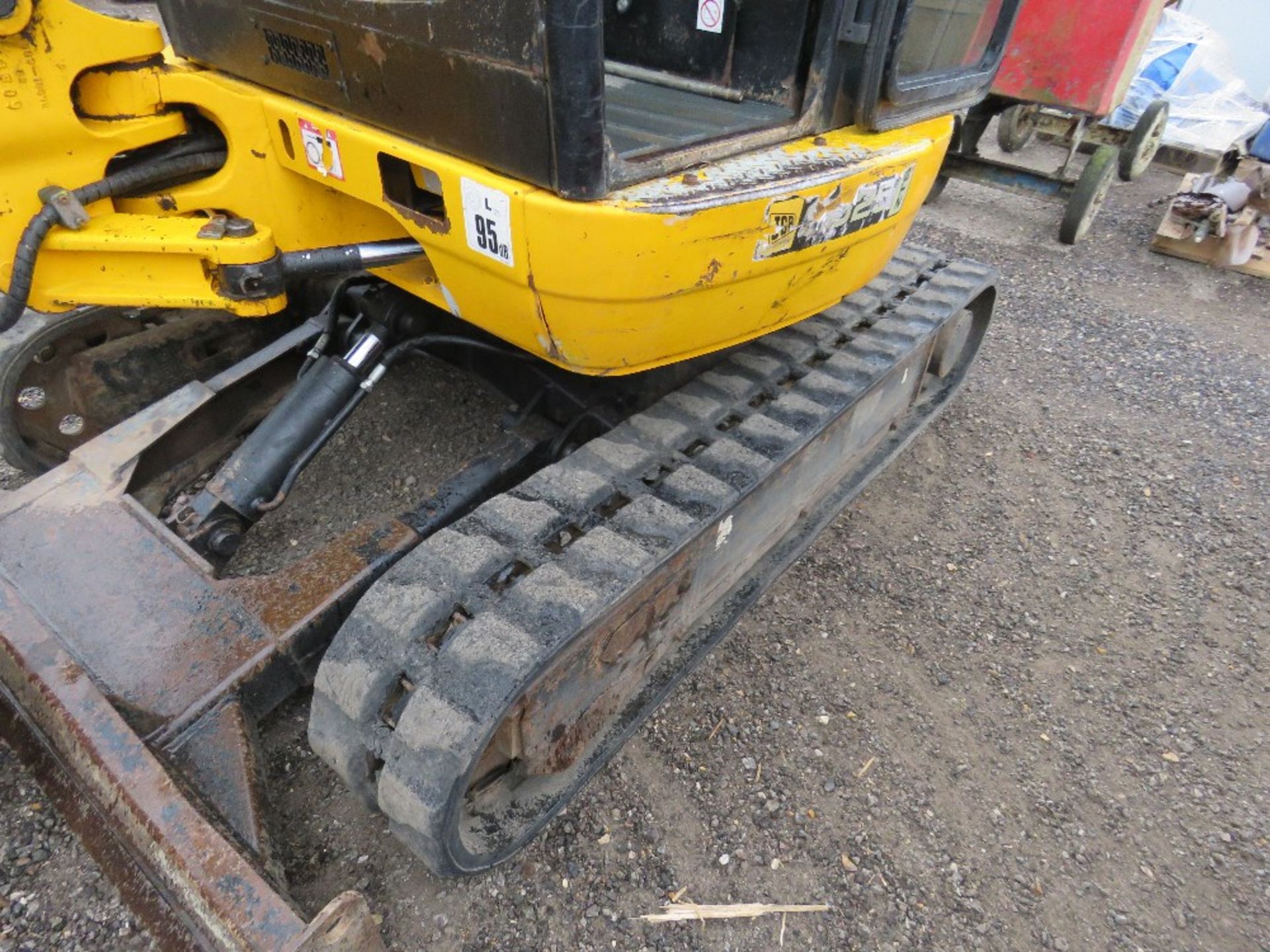 JCB 8025 2.5 TONNE MINI EXCAVATOR, YEAR 2009. - Image 3 of 13