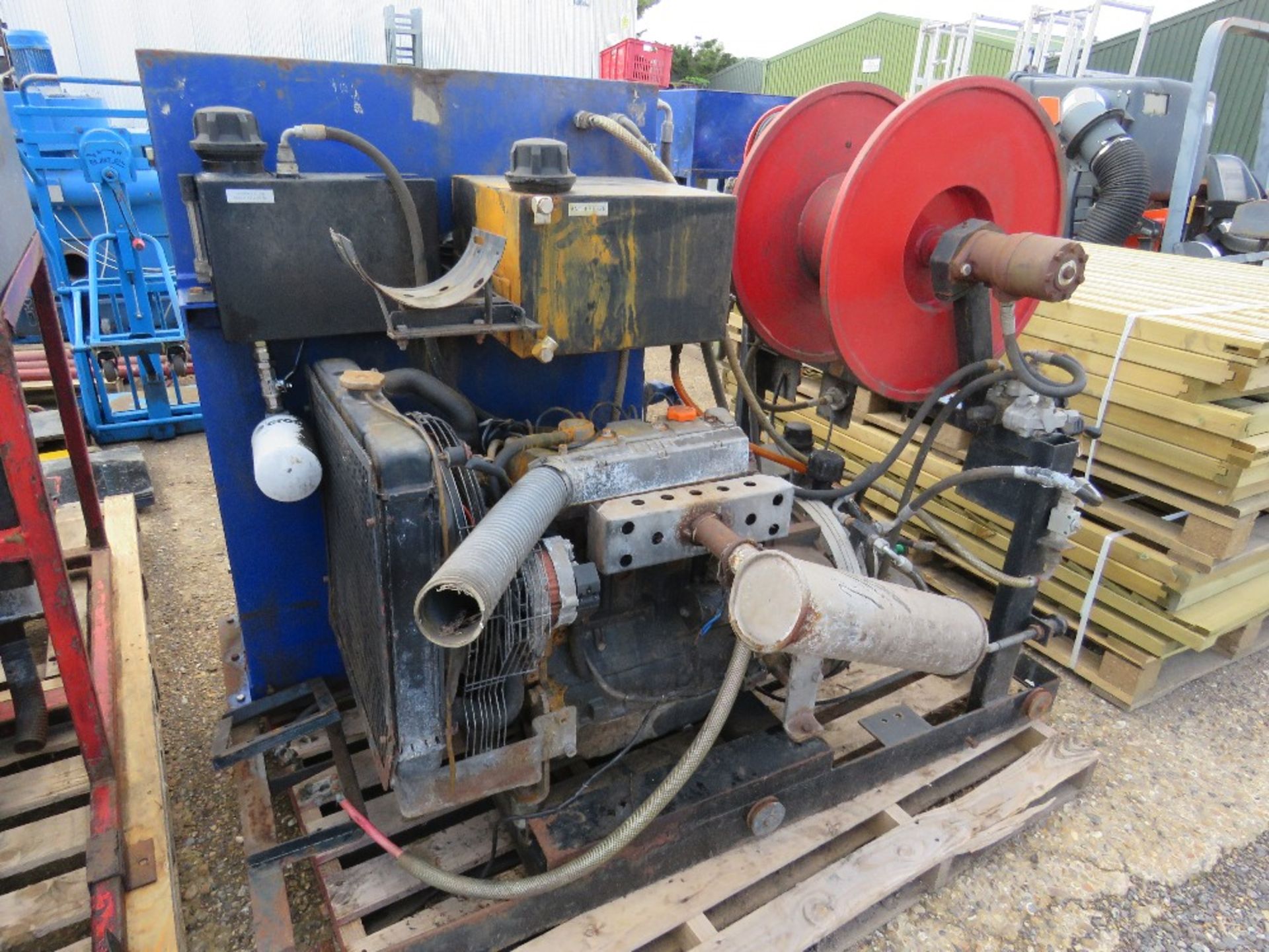 4 CYLINDER DIESEL ENGINED HIGH PRESSURE WASHER/JETTING MACHINE. UNTESTED, CONDITION UNKNOWN. - Image 2 of 5