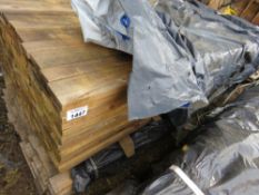 LARGE PACK OF ASSORTED FENCING TIMBERS AND SLATS. 2.7M AND 2.4M LENGTHS APPROX.