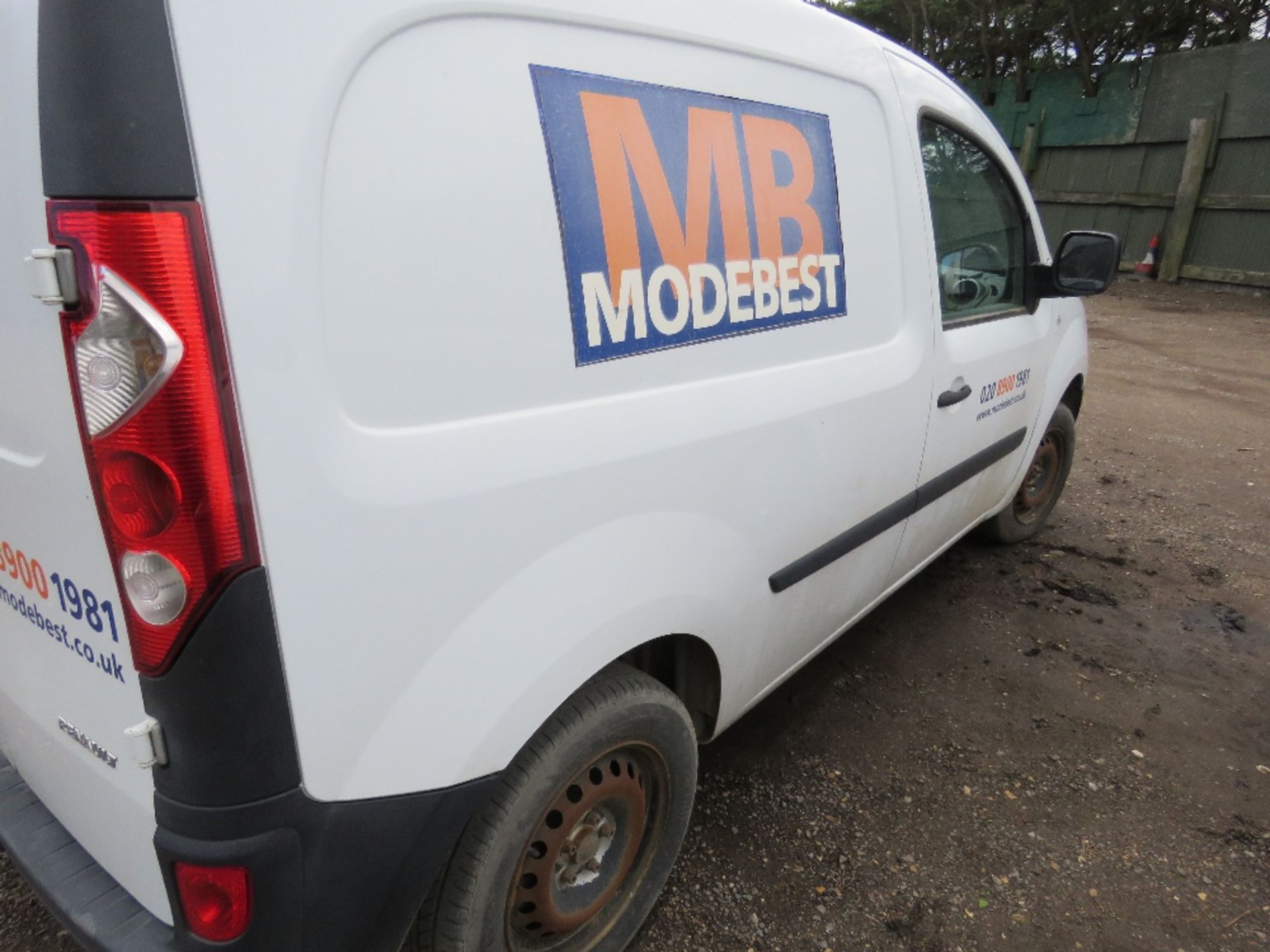 RENAULT KANGOO PANEL VAN, NON RUNNER. REG:ML62 FVY. 143,955 REC MILES.. V5 TO FOLLOW. DIRECT FROM LO - Image 6 of 9