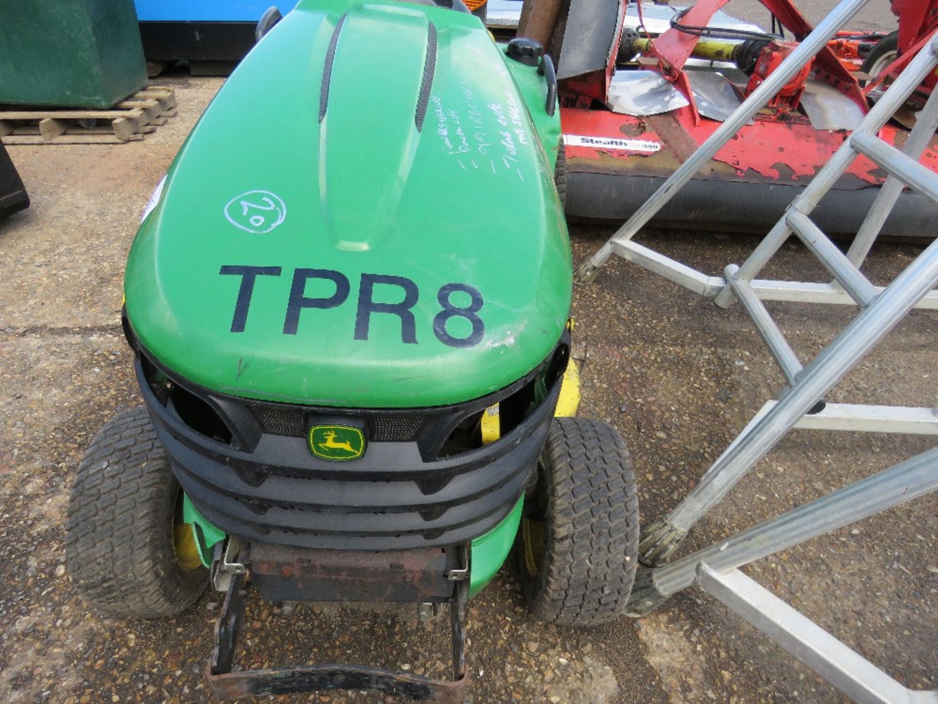 JOHN DEERE 540 RIDE ON PROFESSIONAL MOWER, PREVIOUS COUNCIL USEAGE. NO VAT ON HAMMER PRICE. STRAIGH - Image 2 of 5