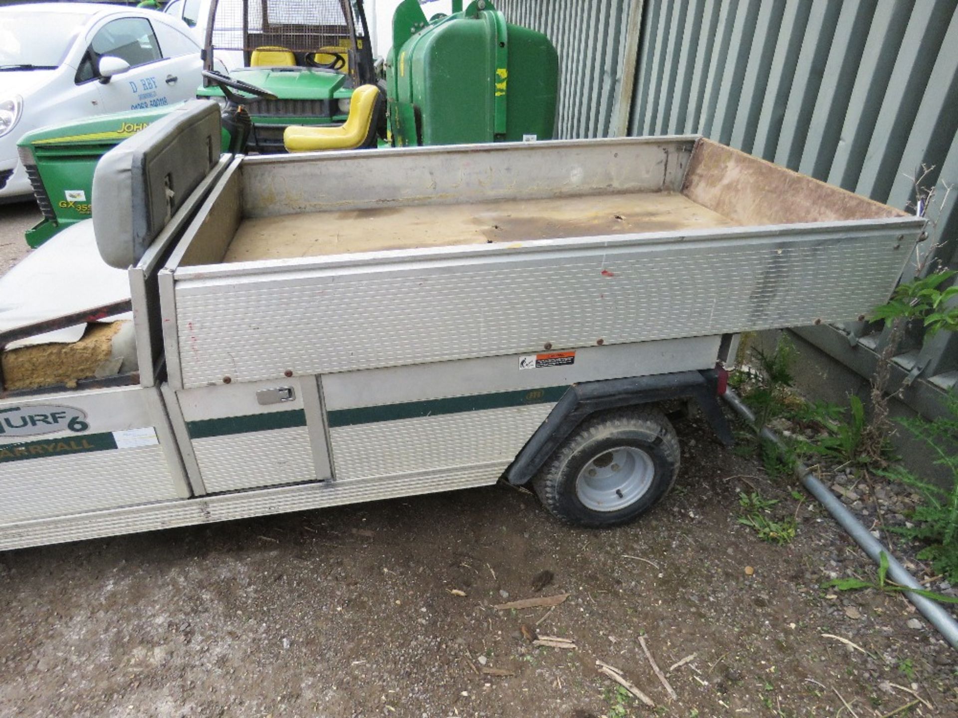 CLUBCAR CARRYALL PETROL UTILITY TRUCK. WHEN TESTED WAS SEEN TO DRIVE, STEER AND BRAKE, - Image 4 of 5