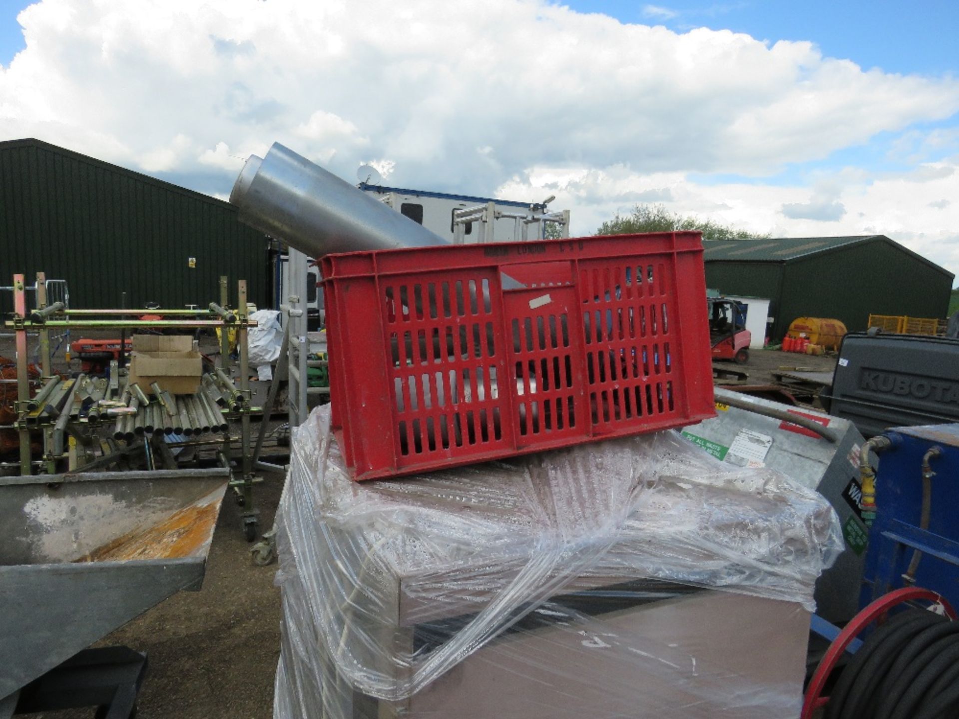 POWRMATIC AND A ROZNOR NATURAL GAS HEATERS, FROM A BODY SHOP CLOSURE. WORKING WHEN REMOVED. - Image 2 of 4