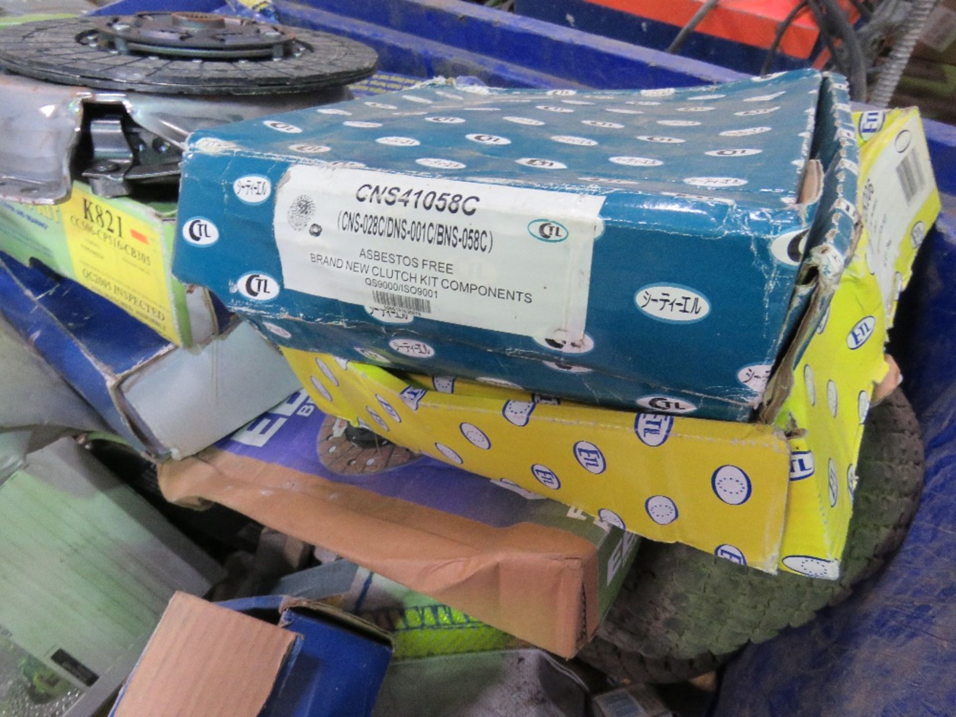 STILLAGE OF COMMERCIAL VEHICLE CLEARANCE ITEMS. - Image 3 of 6