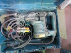 MAKITA AVT 110VOLT POWERED MEDIUM SIZED BREAKER DRILL, IN CASE. UNTESTED, CONDITION UNKNOWN.