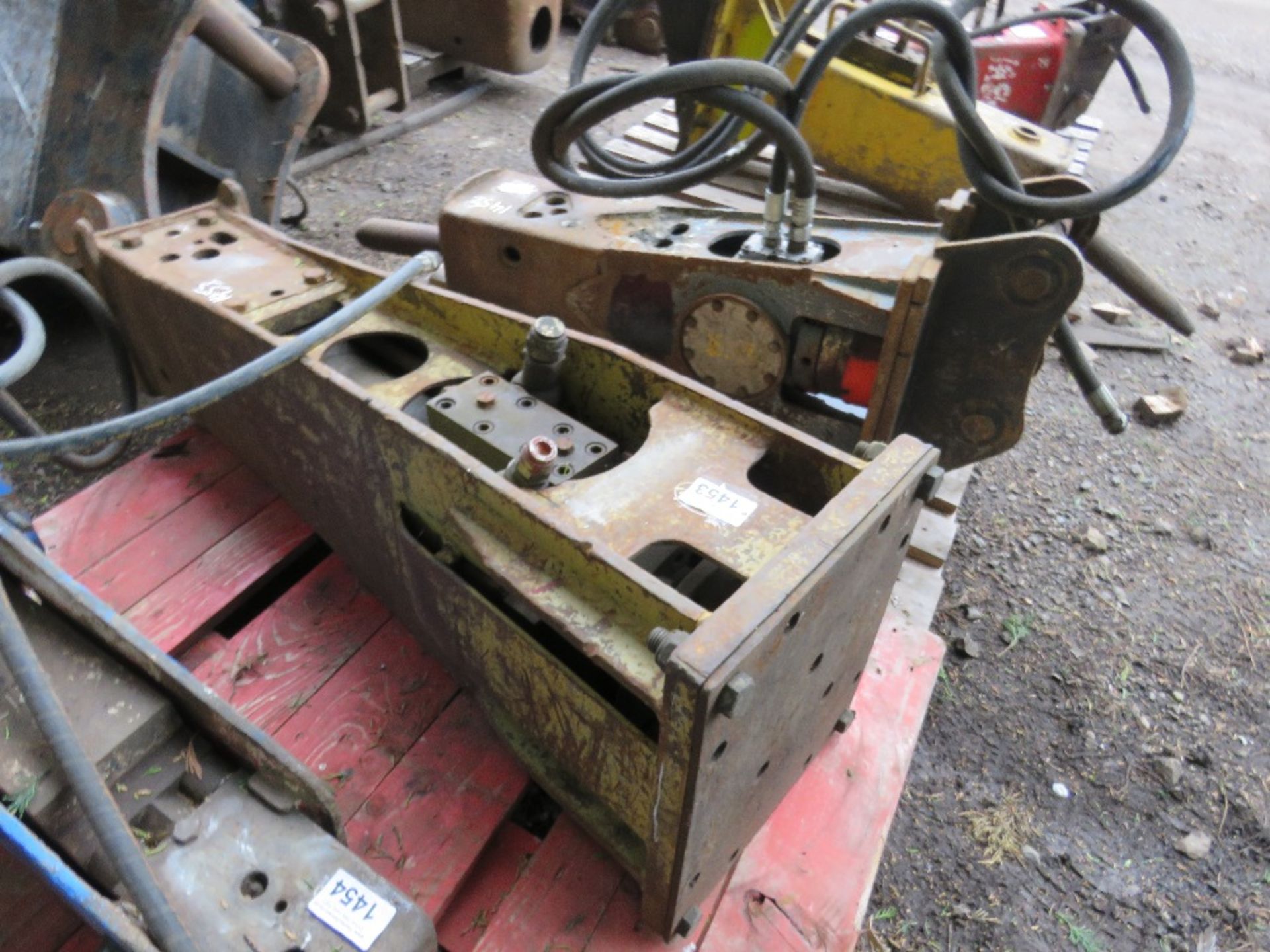 EXCAVATOR BREAKER BODY FOR 13 TONNE MACHINE APPROX. - Image 4 of 4