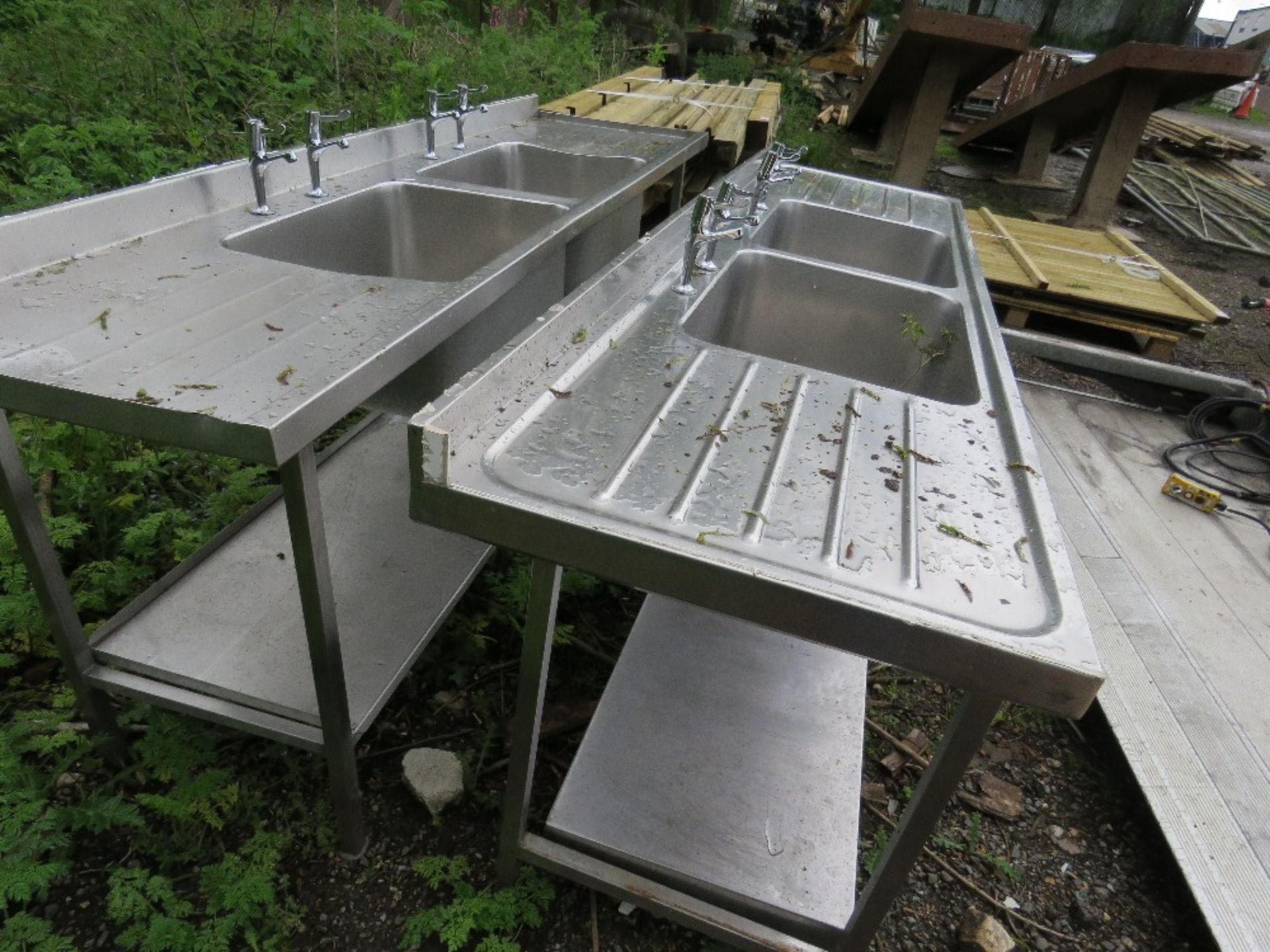 2 X LARGE TWIN BOWL CATERING SINKS WITH TAPS.. NO VAT ON HAMMER PRICE. - Image 2 of 5