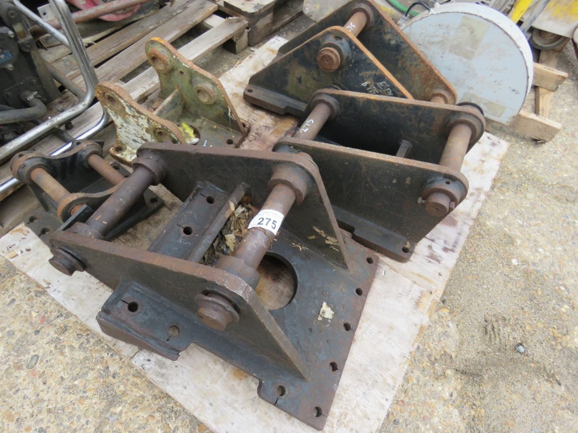 PALLET CONTAINING 5 X EXCAVATOR BREAKER HEADSTOCKS. - Image 2 of 3