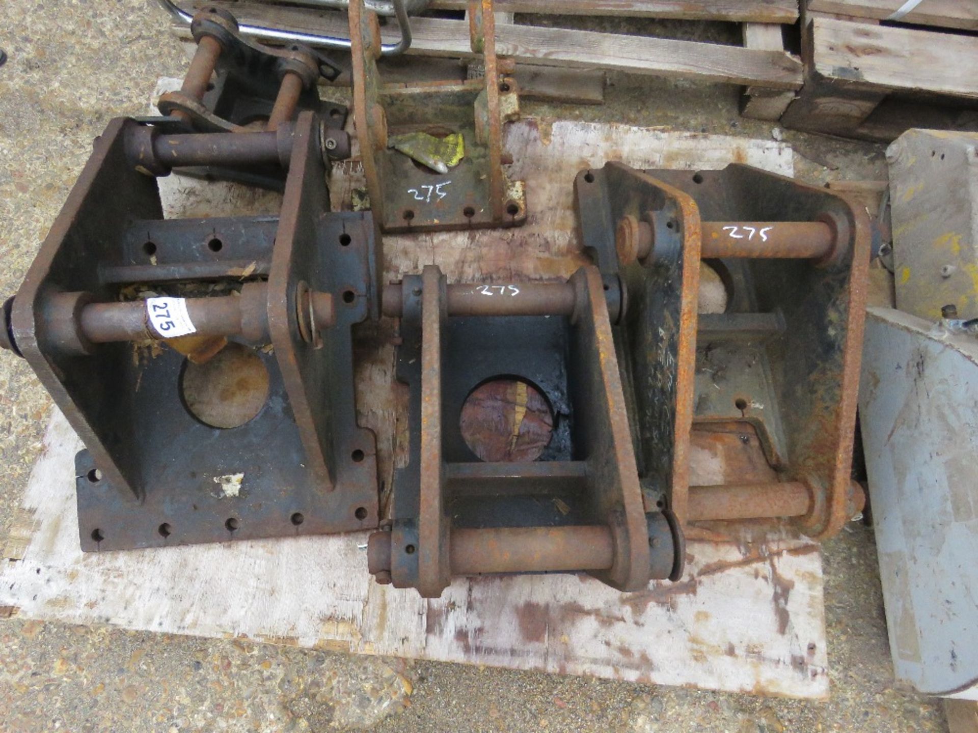 PALLET CONTAINING 5 X EXCAVATOR BREAKER HEADSTOCKS.