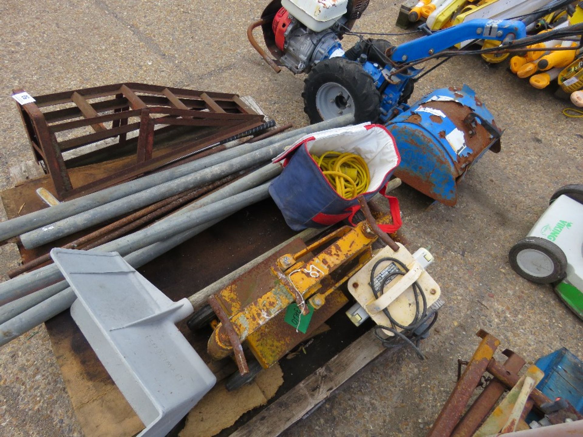 PALLET OF BUILDING SUNDRIES INCLUDING RAMPS, HOD CARRIER AND BLOCK SPLITTER ETC. - Image 2 of 2