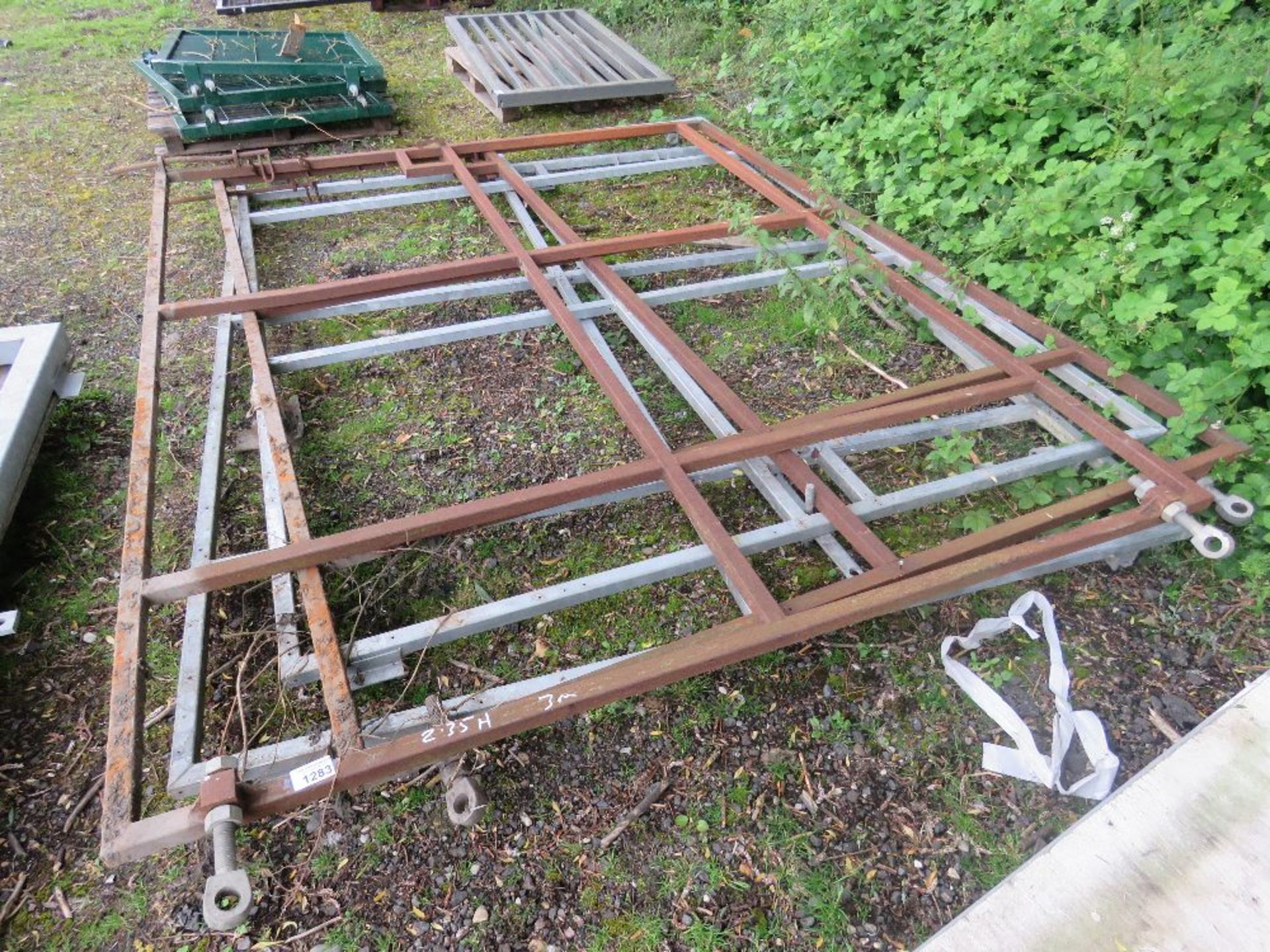 2 X PAIRS OF METAL GATE FRAMES, 2.35M HEIGHT X 3M WIDE EACH (6M SPAN APPROX EACH PAIR).