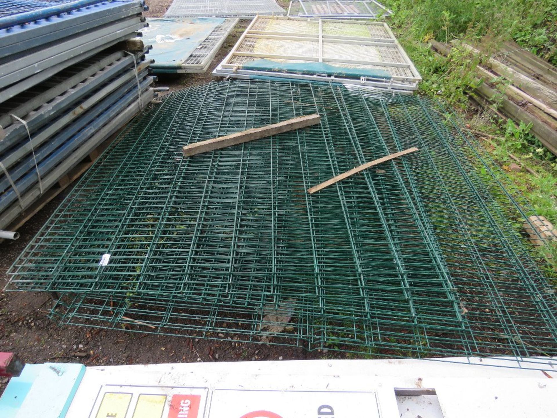 9 X ANTI CLIMB GREEN SECURITY MESH FENCE PANELS, MOST ARE DOUBLE THICKNESS SUPPORTS, LIKE PRISON SPE - Image 2 of 2