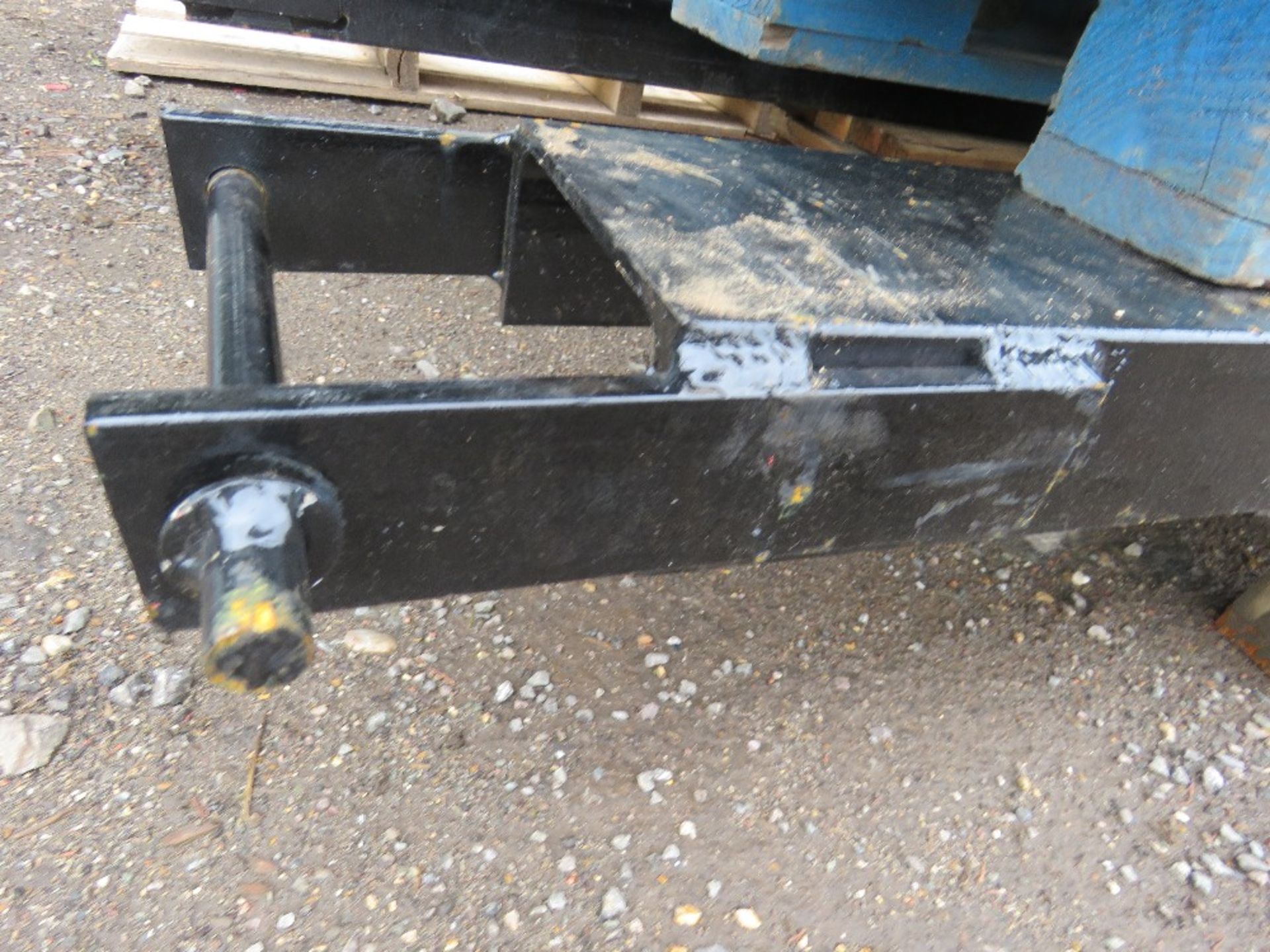 PAIR OF 6FT LENGTH FORKLIFT EXTENSION TINES/SLEEVES, 6" WIDTH, WITH LOCKING PINS. - Image 2 of 3