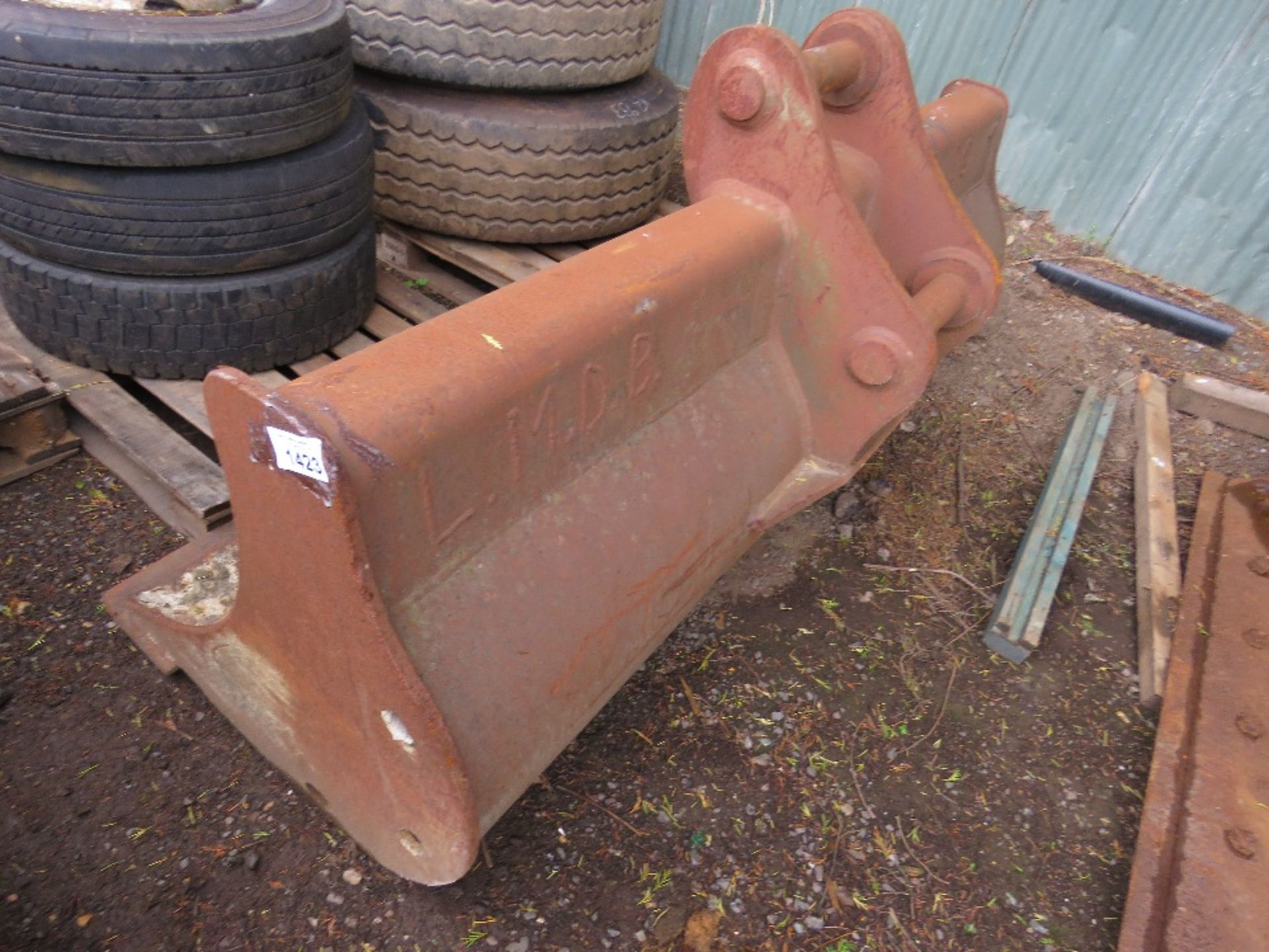 EXCAVATOR GRADING BUCKET, 2M WIDTH, 70MM PN SIZE.