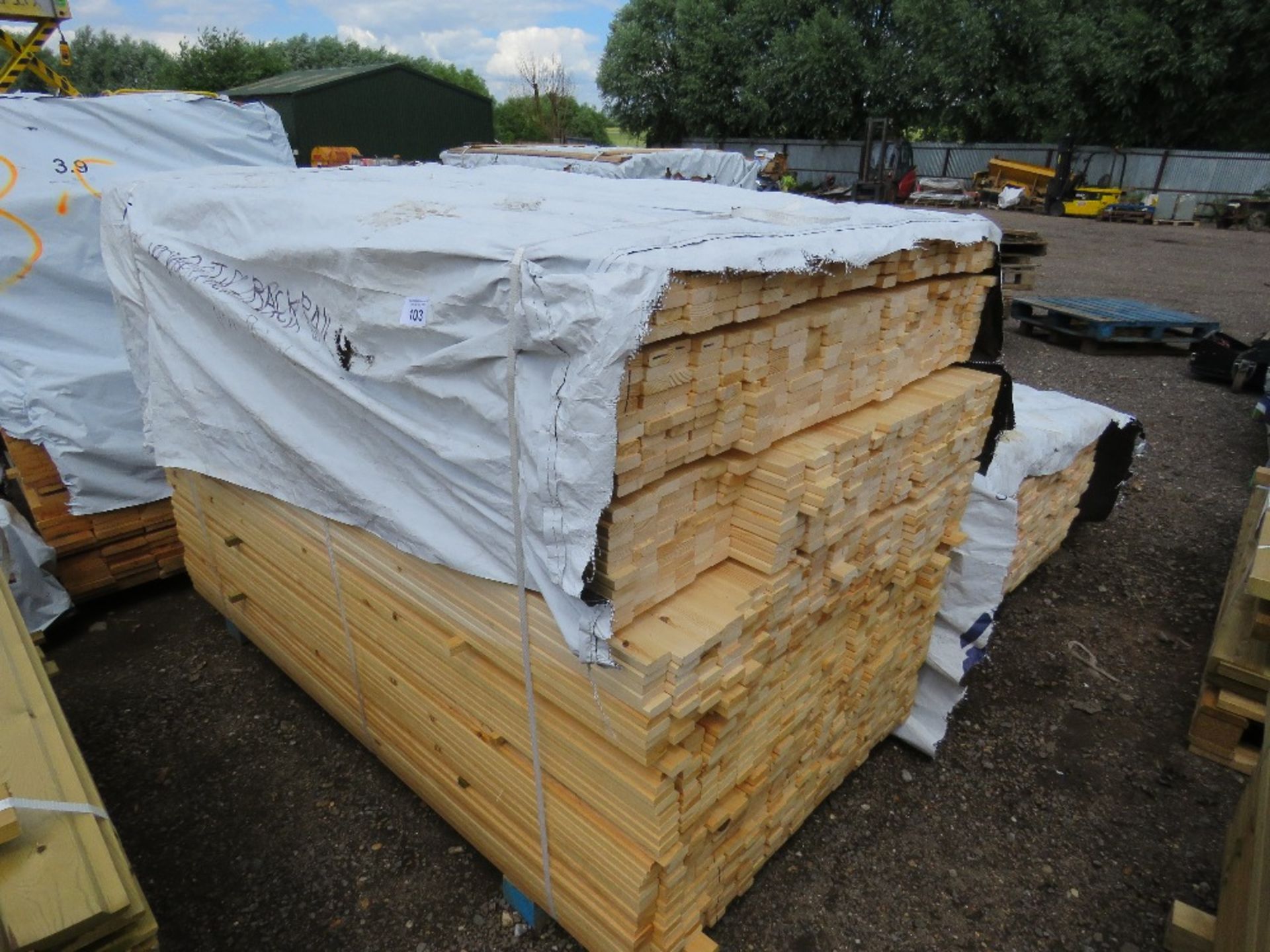 PACK OF UNTREATED TIMBER FENCE RAILS, 1.73M LENGTH X 45MM X 16MM WIDTH APPROX.