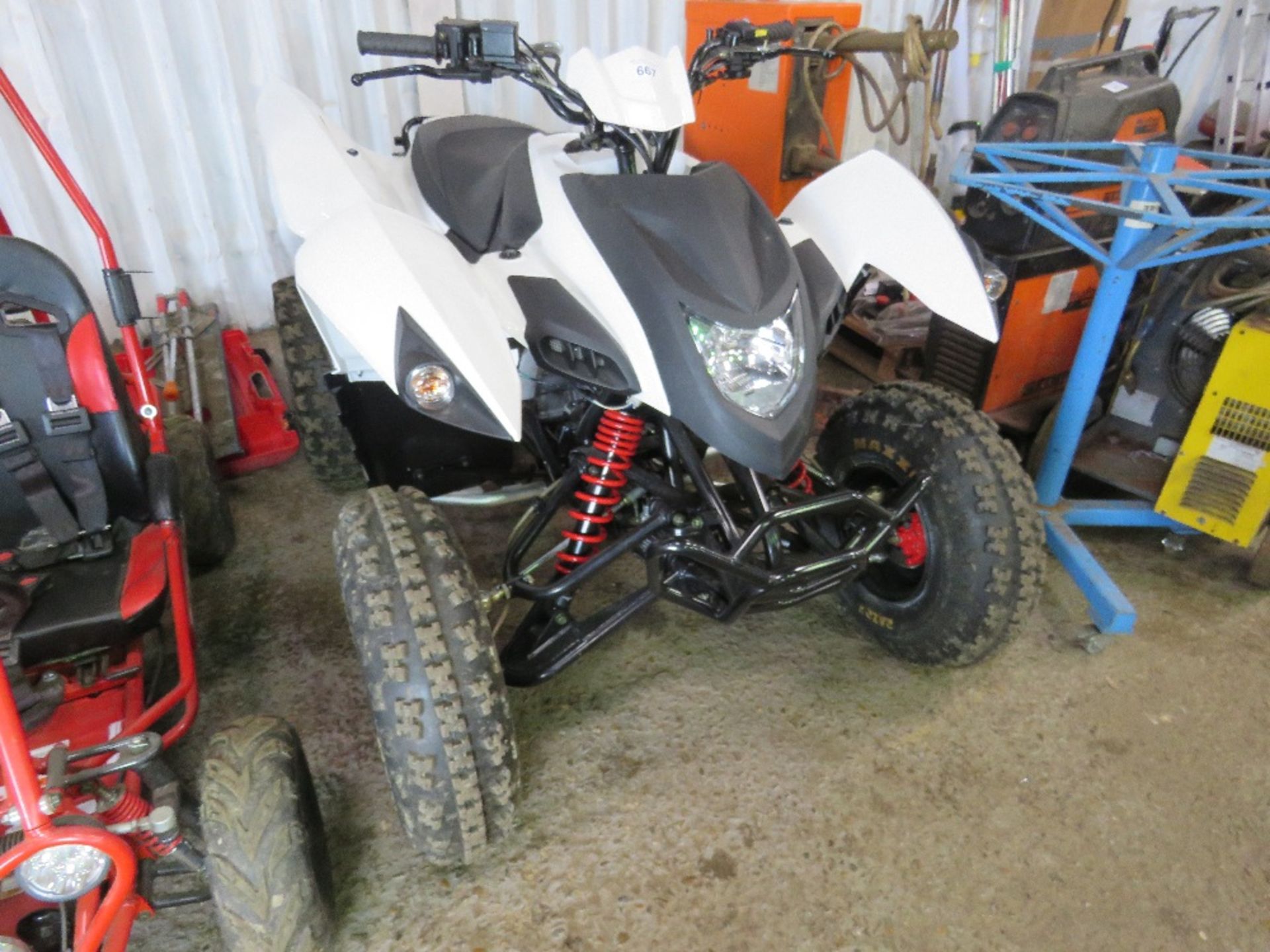 AEON 400 SPORT/ QUADZILLA RACING QUAD BIKE. 1MILE FROM NEW, UNWANTED GIFT.