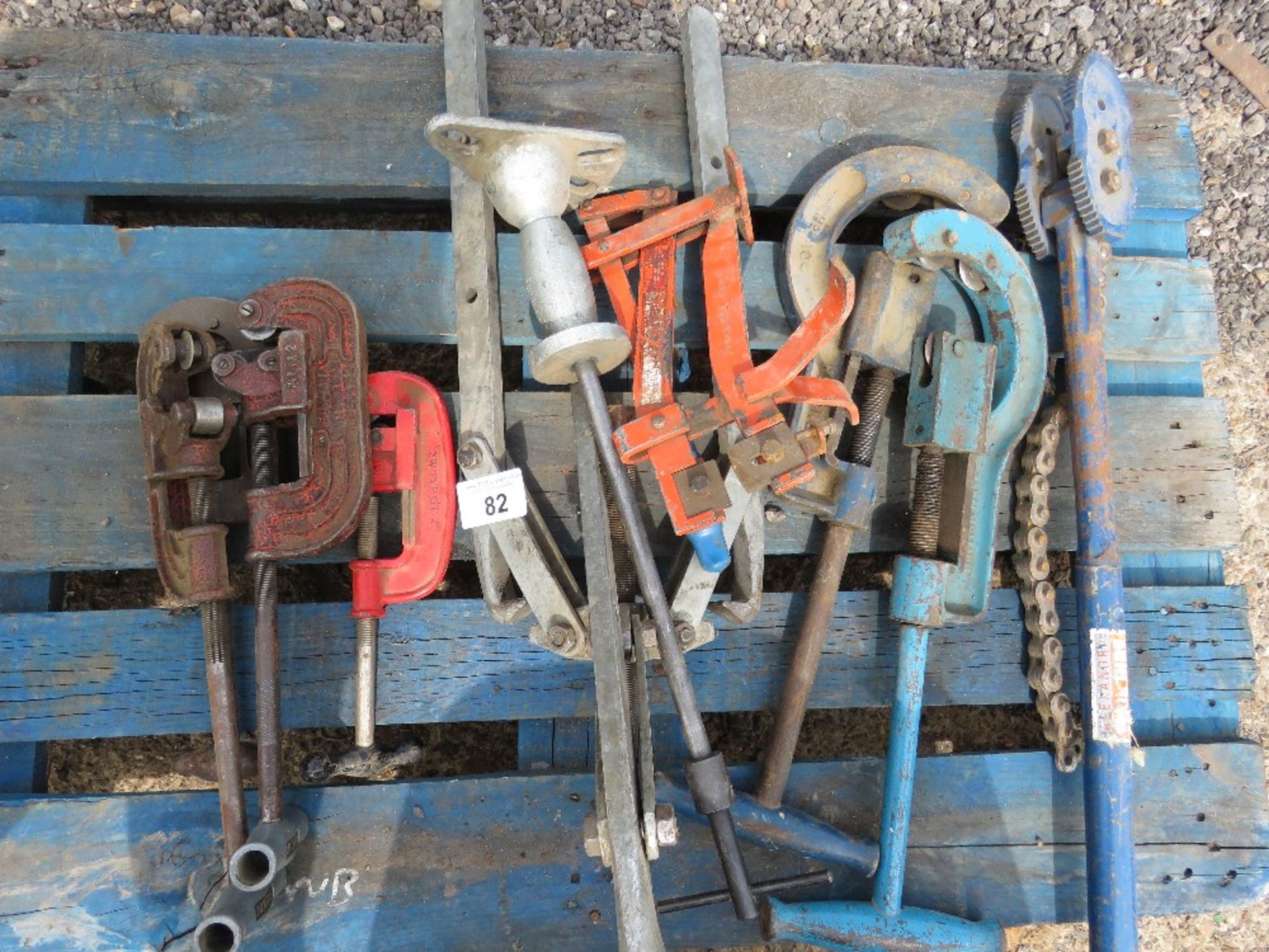 PALLET OF PIPE CUTTER AND TOOLS ETC. - Image 2 of 2