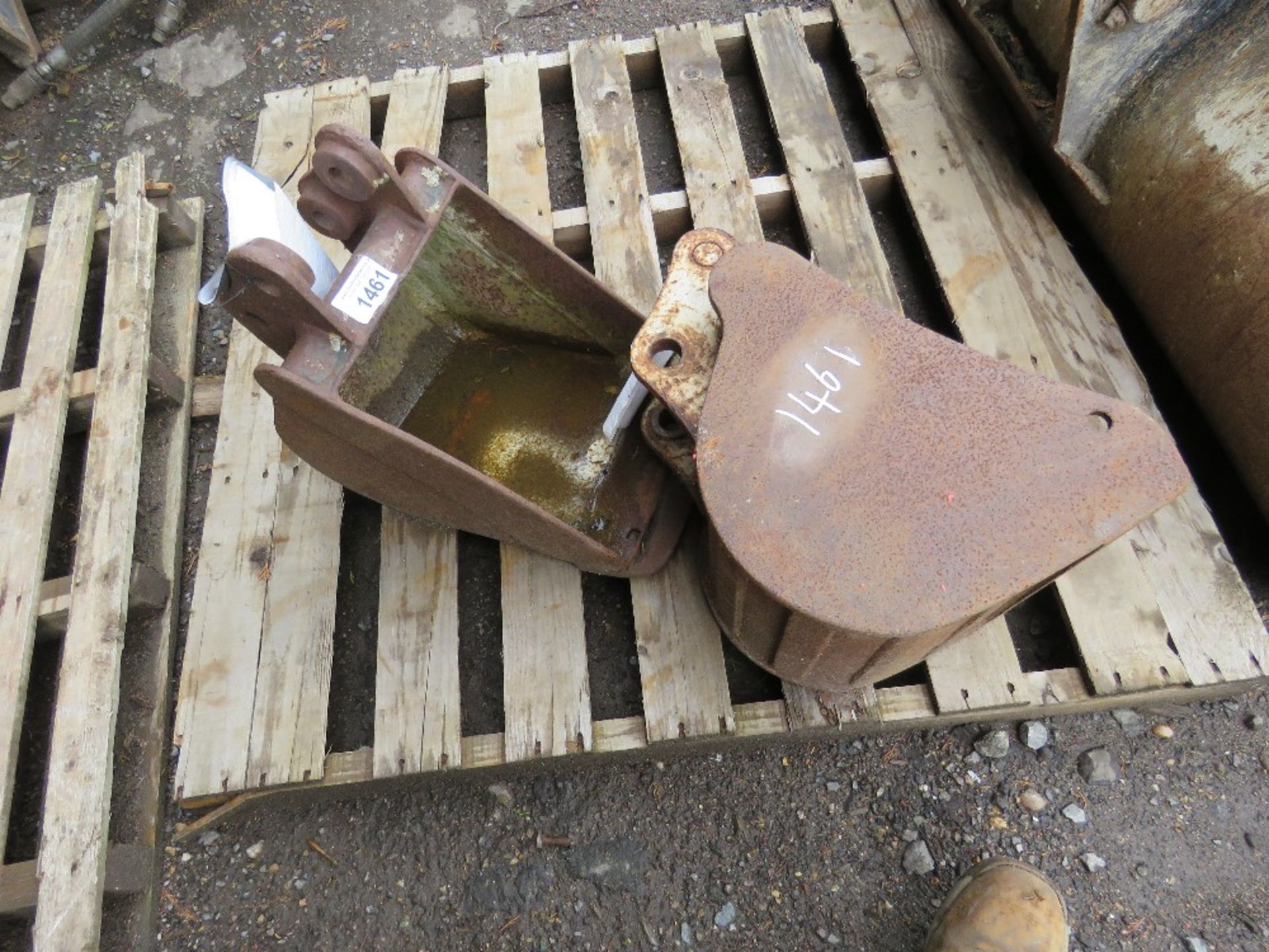 2 X 300MM WIDE EXCAVATOR BUCKETS ON 25MM PINS.