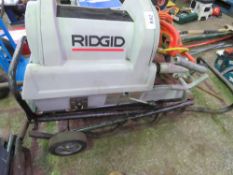 RIDGID 1822 ELECTRIC PIPE THREADER, ON STAND. WHEN TESTED WAS SEEN TO RUN AND TURN. NO VAT ON HAMME
