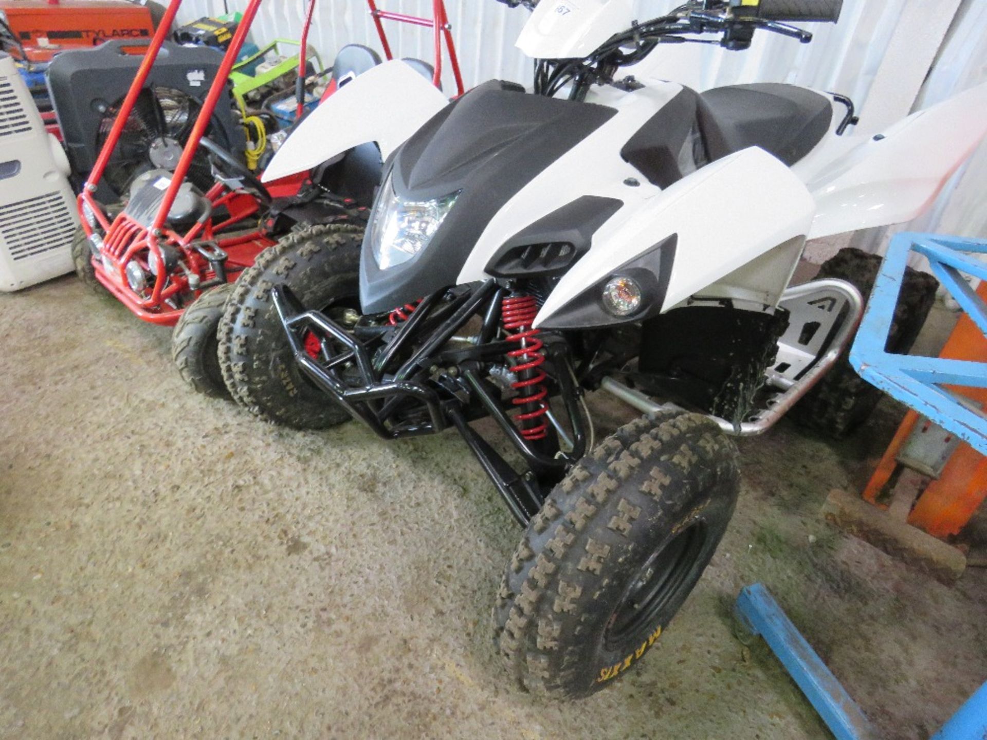AEON 400 SPORT/ QUADZILLA RACING QUAD BIKE. 1MILE FROM NEW, UNWANTED GIFT. - Image 2 of 7
