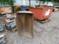 FOREND LOADER BUCKET.