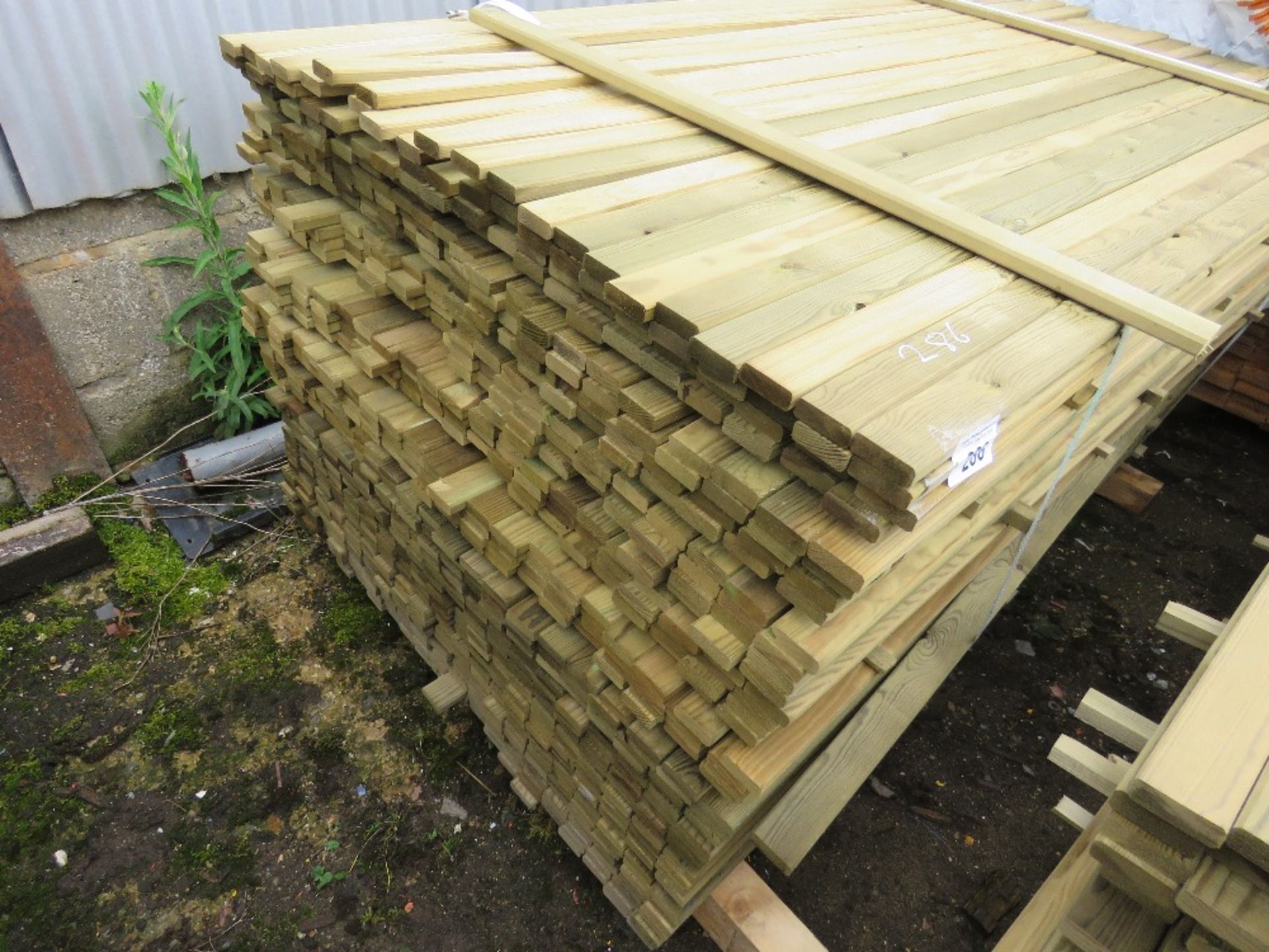 LARGE PACK OF MACHINED TIMBER VENETIAN SLATS/BARS, TREATED, 45MM X 17MM APPROX @ 1.83M LENGTH APPRO