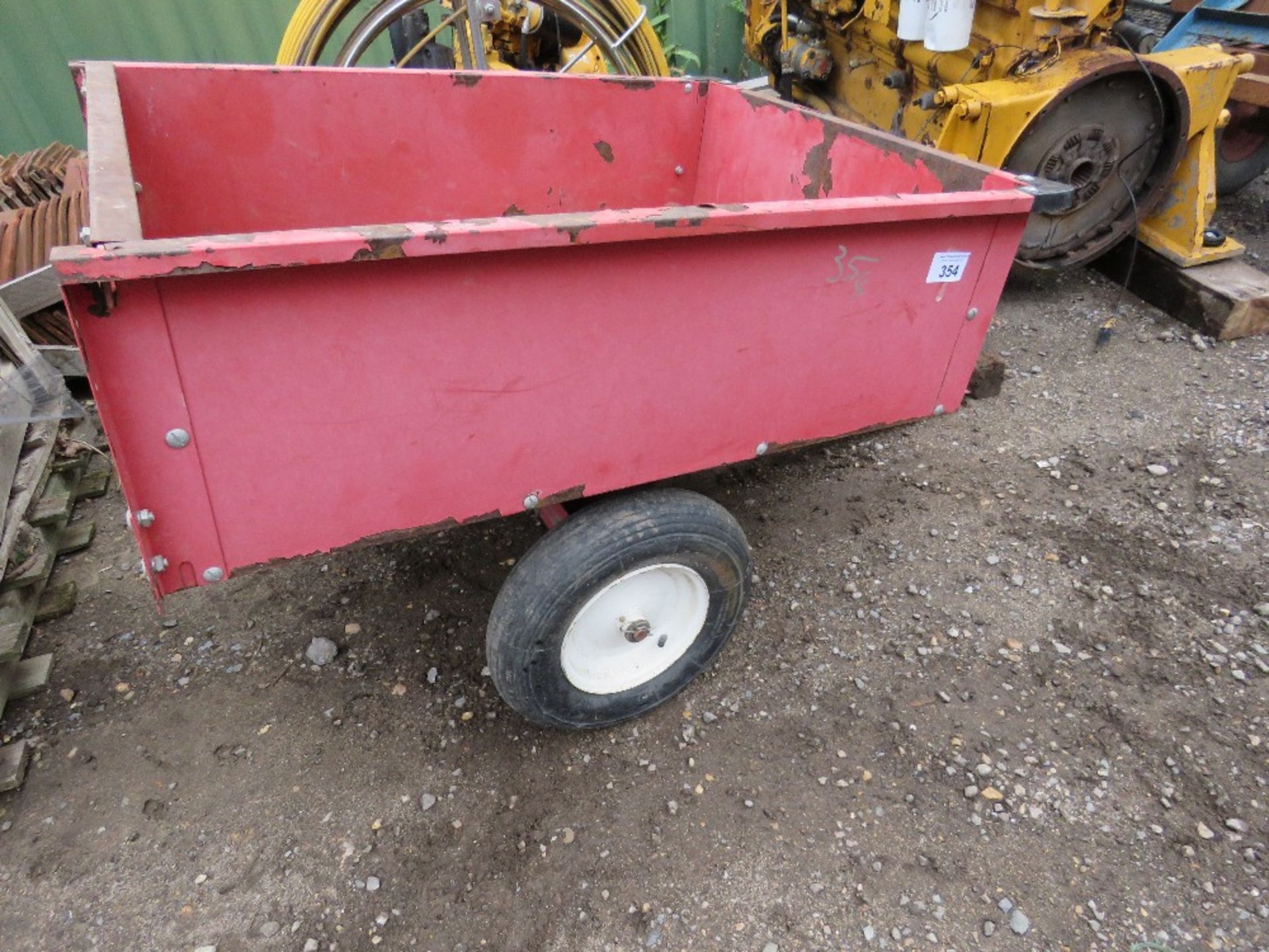 SMALL TIPPING TRAILER FOR GARDEN TRACTOR. - Image 2 of 3