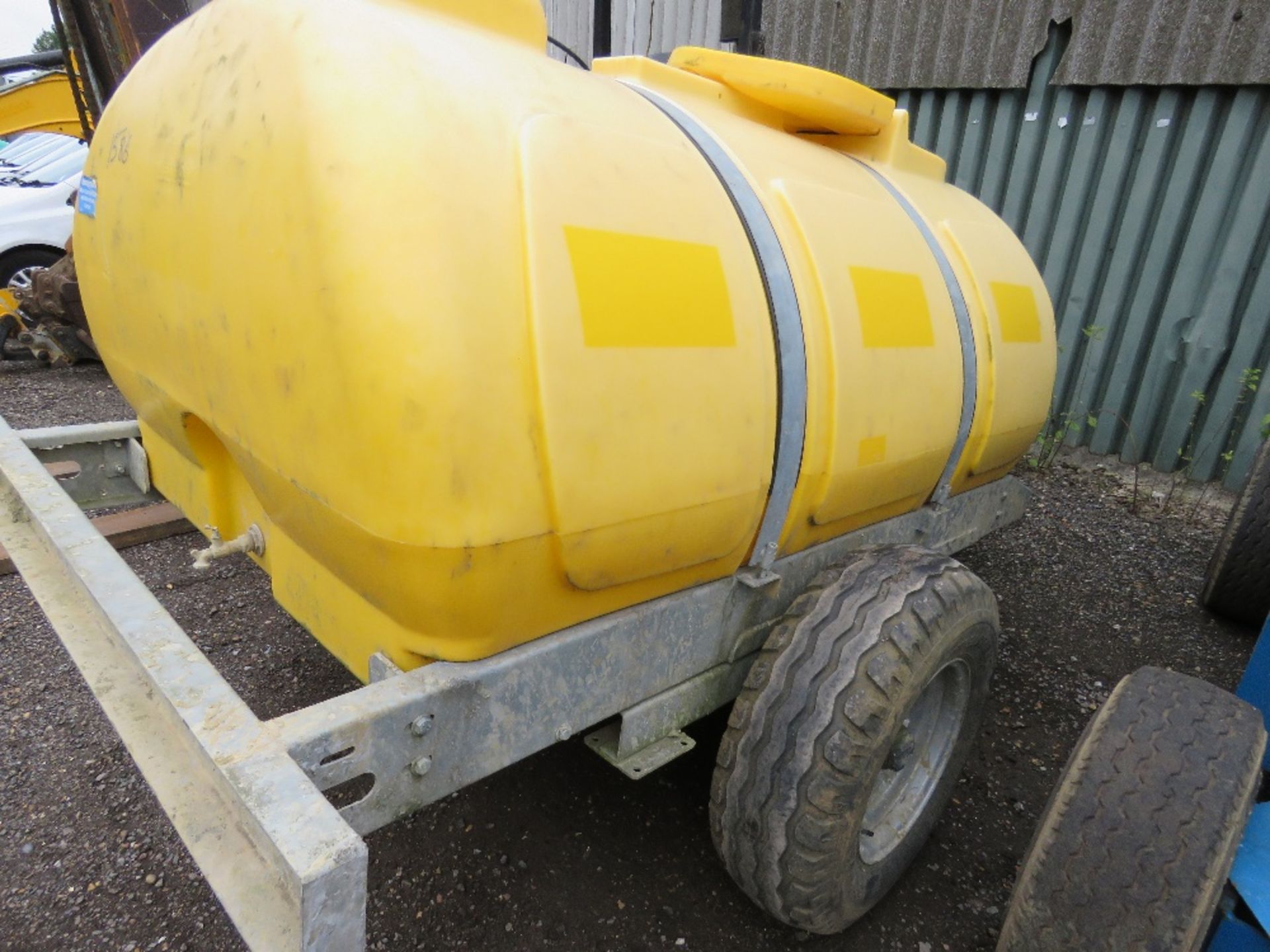 TRAILER ENGINEERING 2000 LITRE SITE TOWED WATER BOWSER. DIRECT FROM LOCAL COMPANY BEING SURPLUS TO R - Image 2 of 7