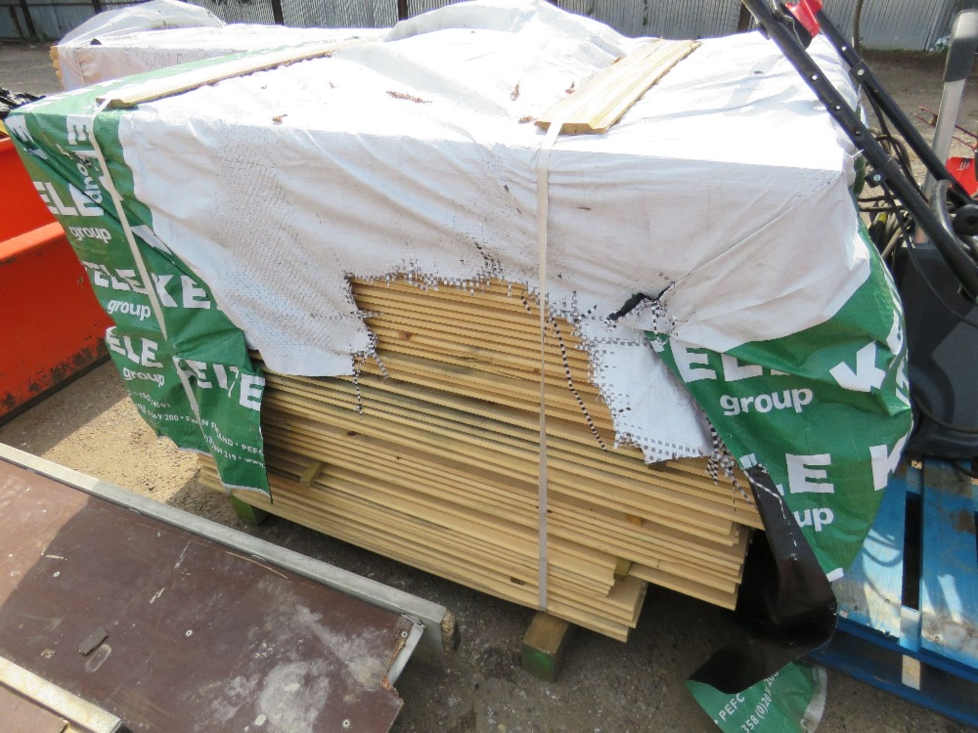 PACK OF SHIPLAP UNTREATED TIMBER 9.5CM WIDE, 1.45M LENGTH APPROX. - Image 5 of 5