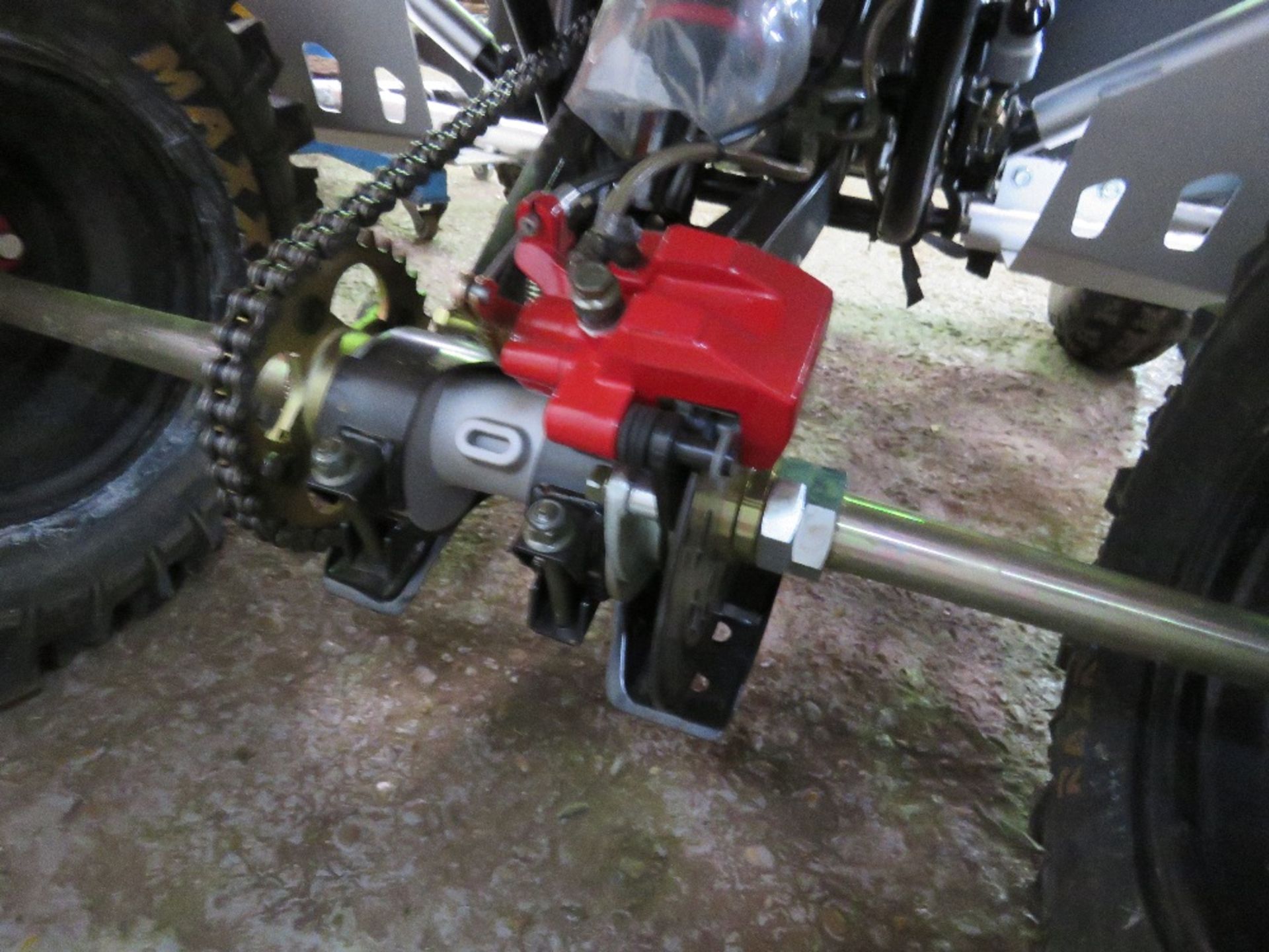 AEON 400 SPORT/ QUADZILLA RACING QUAD BIKE. 1MILE FROM NEW, UNWANTED GIFT. - Image 6 of 7