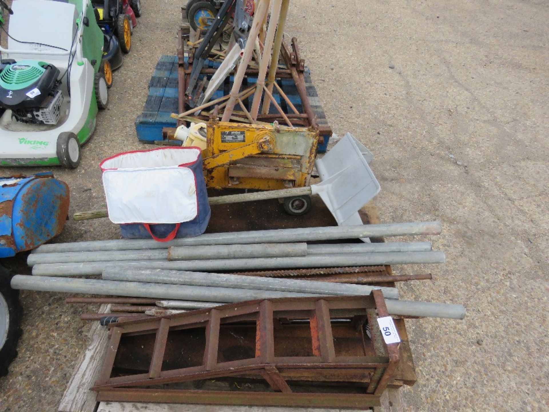 PALLET OF BUILDING SUNDRIES INCLUDING RAMPS, HOD CARRIER AND BLOCK SPLITTER ETC.