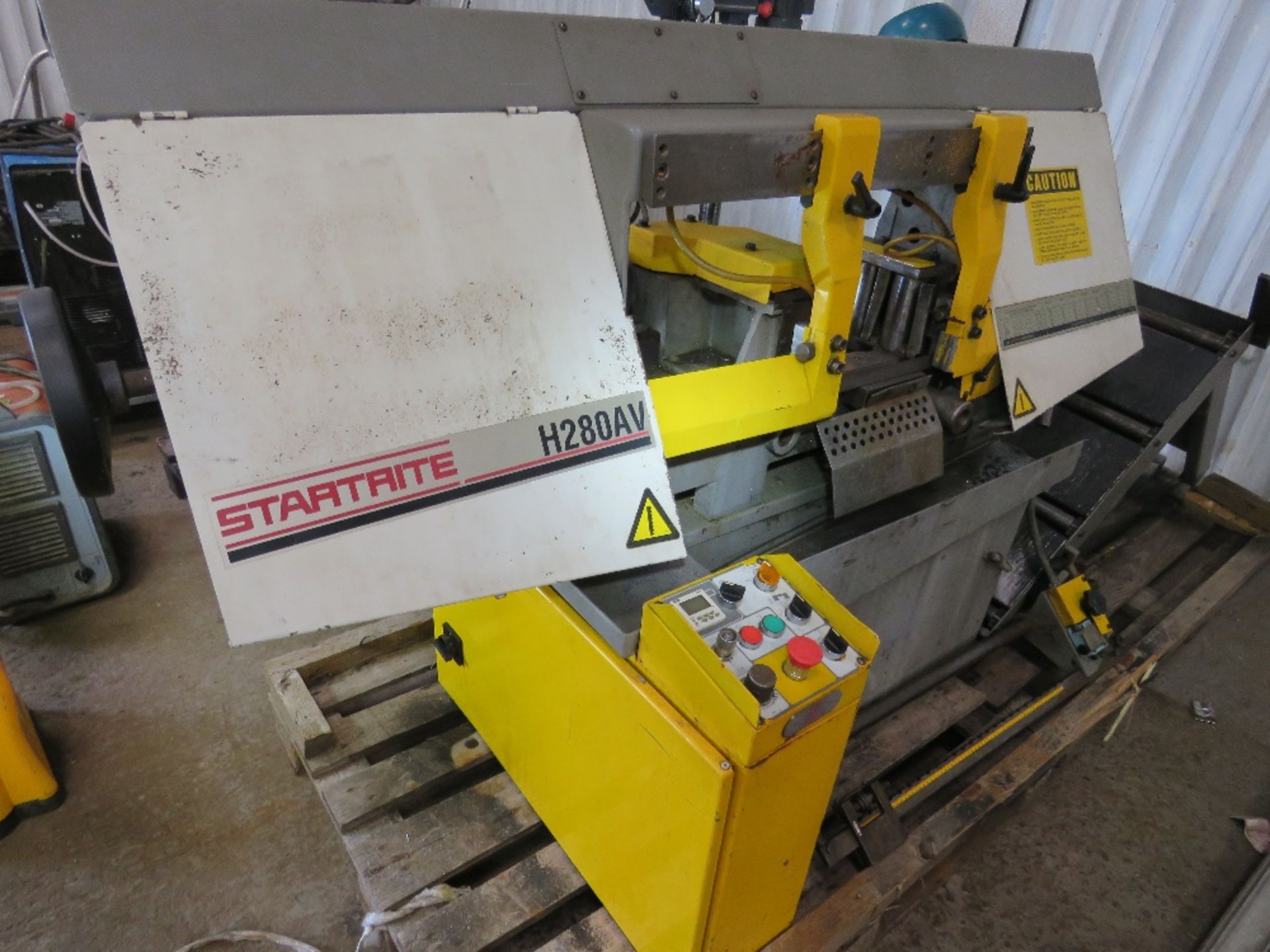 STARTRITE H280AV 3 PHASE HORIZONTAL BANDSAW. SOURCED FROM COMPANY LIQUIDATION, SEEN WORKING WHEN RE - Image 8 of 11