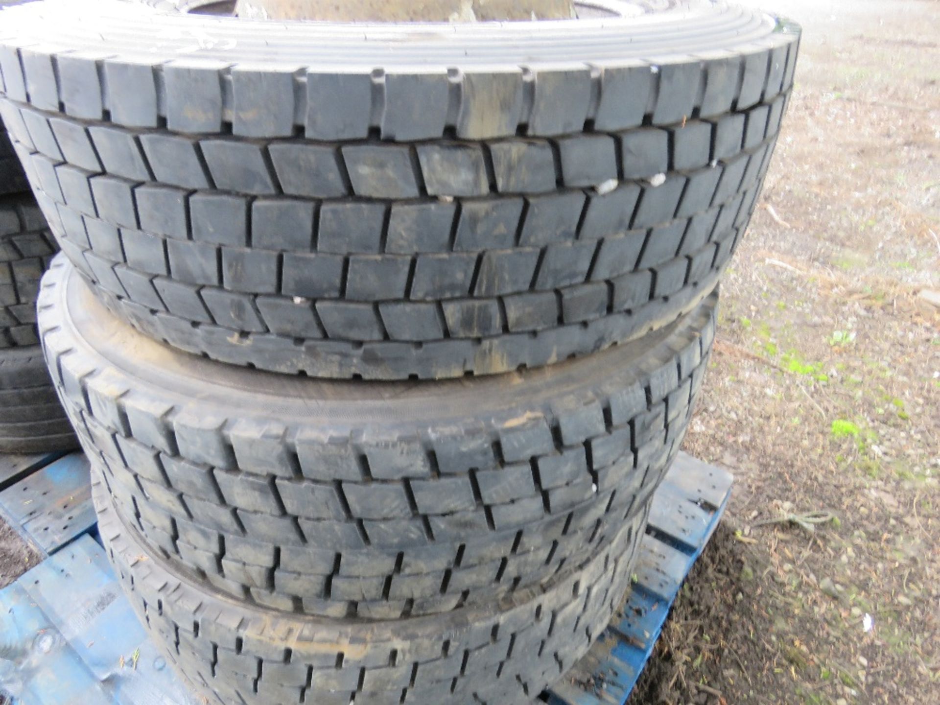 3 X LORRY WHEELS AND TYRES, SIZE: 315 80R22.5. - Image 3 of 3