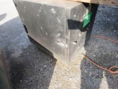 WELDING ROD OVEN. SOURCED FROM WORKSHOP CLOSURE/LIQUIDATION.