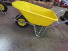 HEAVY DUTY BUILDER'S WHEELBARROW, LIGHTWEIGHT, UNUSED.