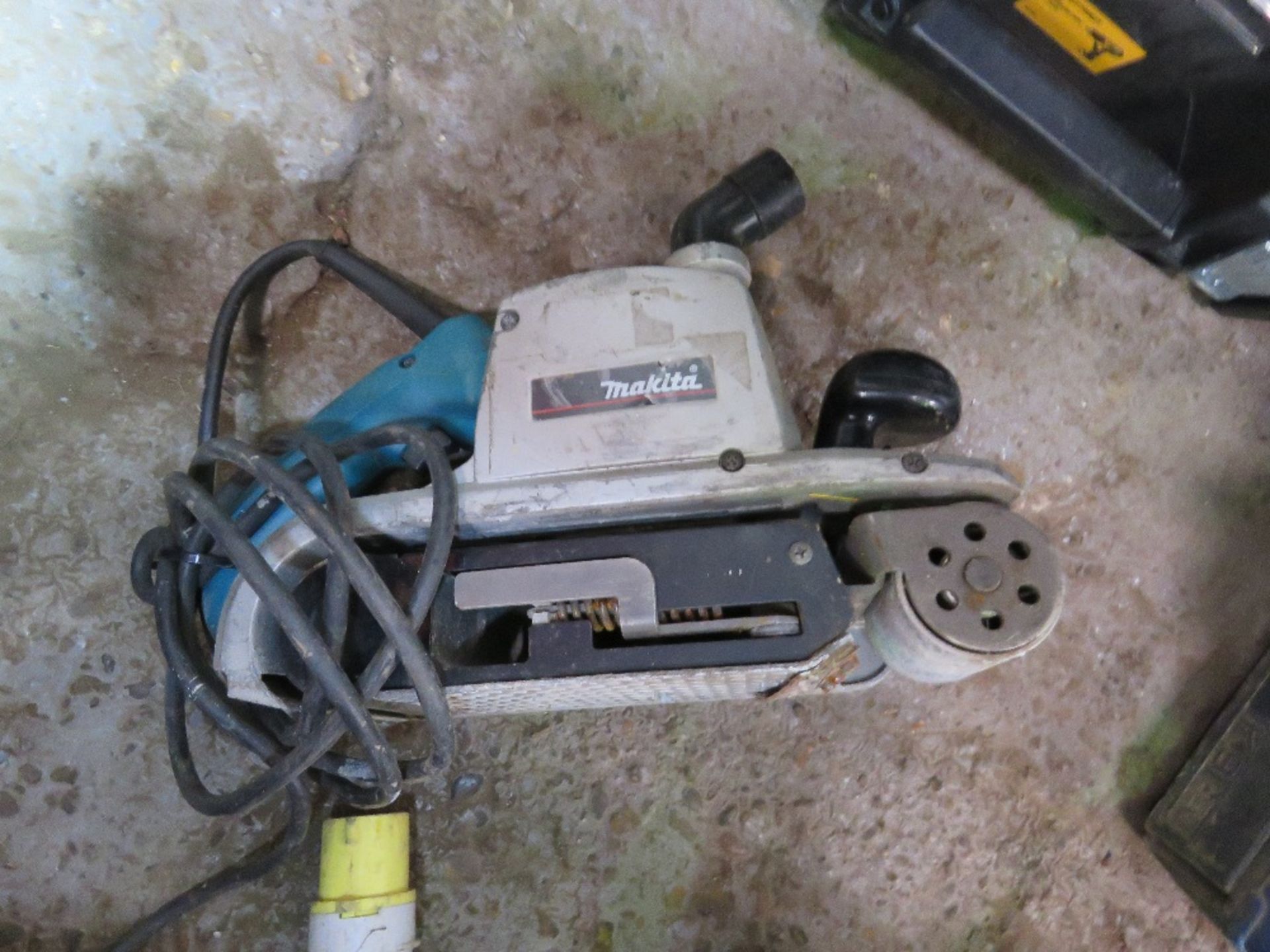 MAKITA 110VOLT POWER PLANER. - Image 3 of 3