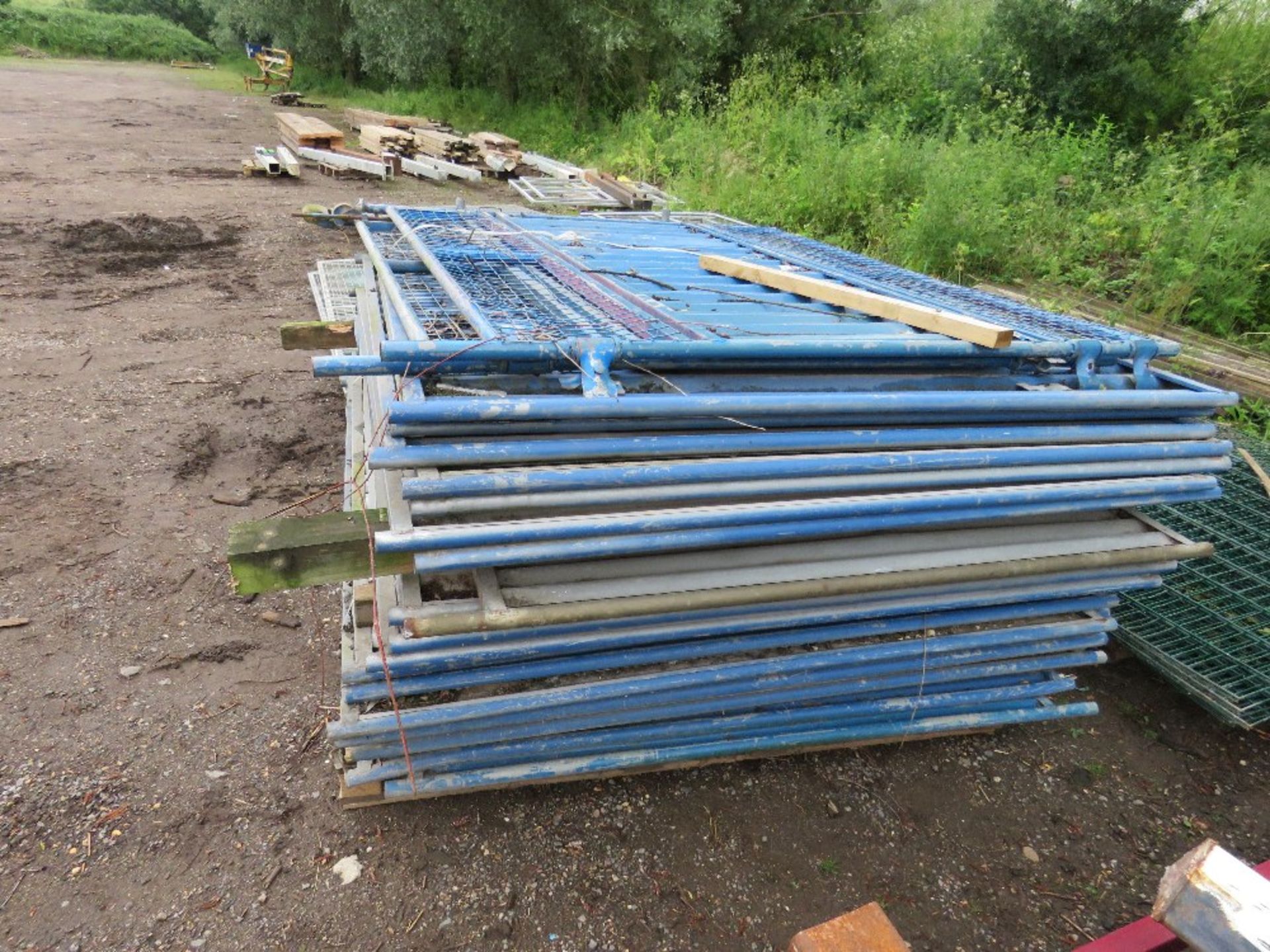 STACK OF SOLID TEMPORARY FENCE PANELS, 23NO IN TOTAL APPROX. - Image 2 of 3
